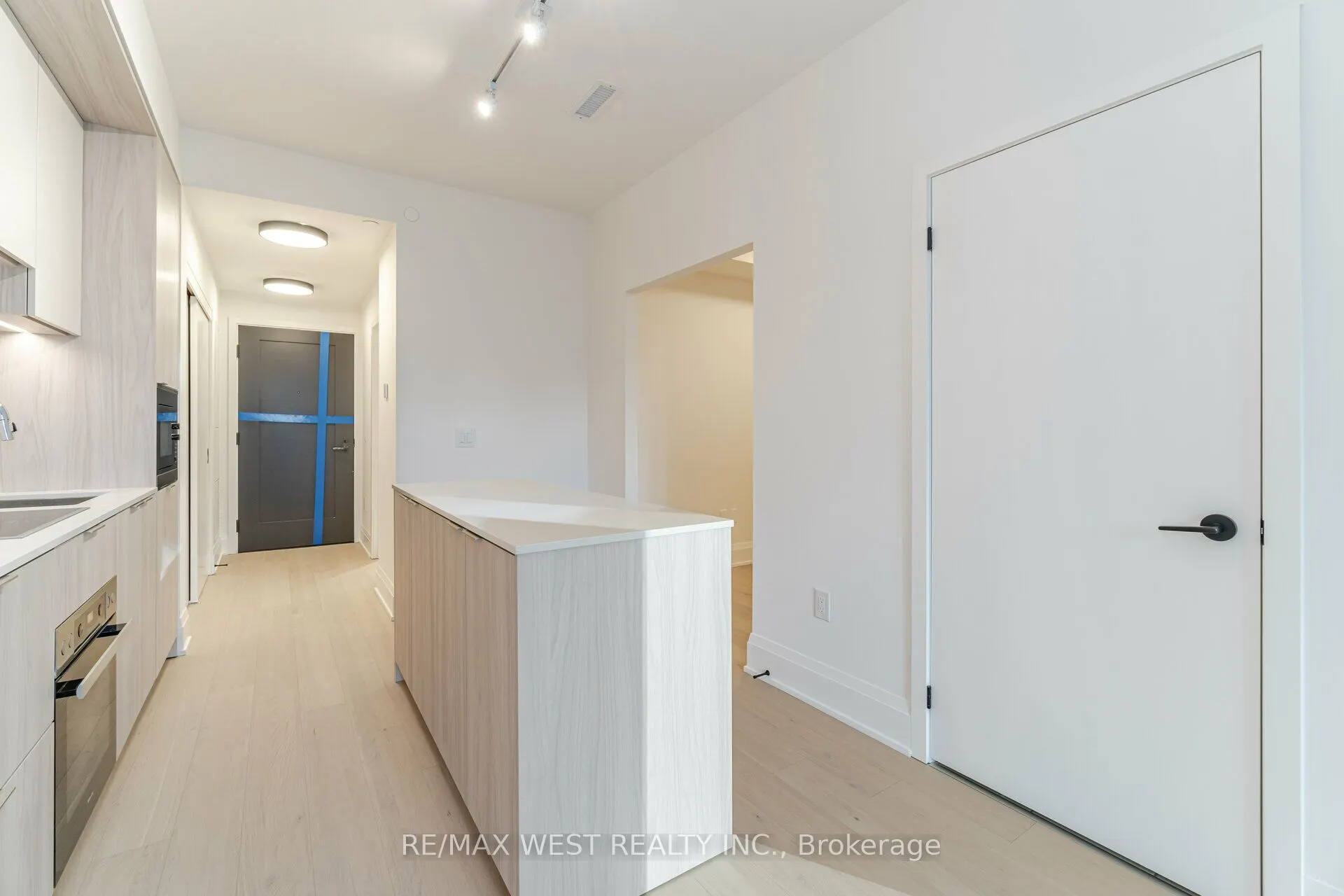 123 PORTLAND ST Street, #609