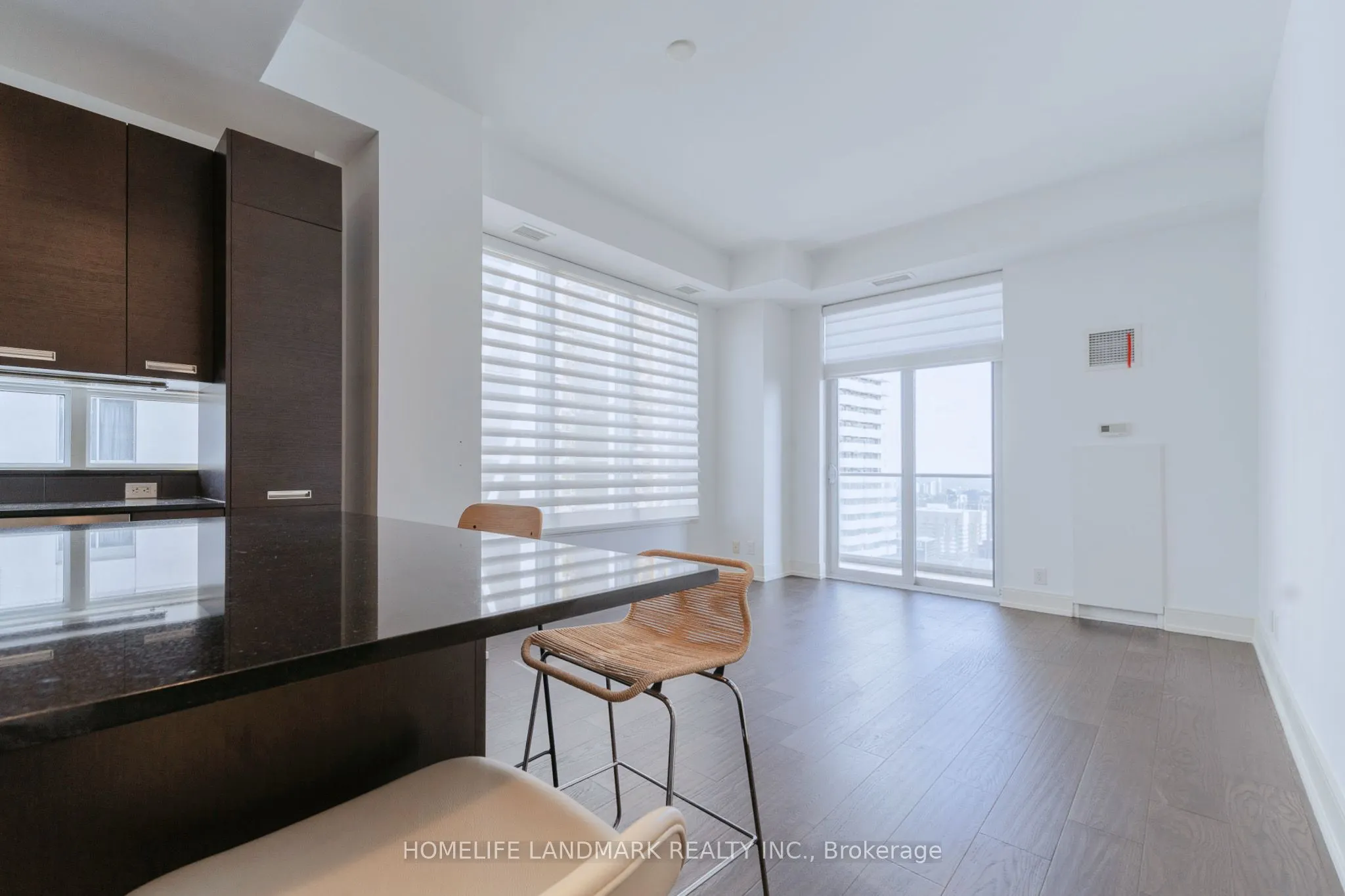 21 Balmuto Street, #3301