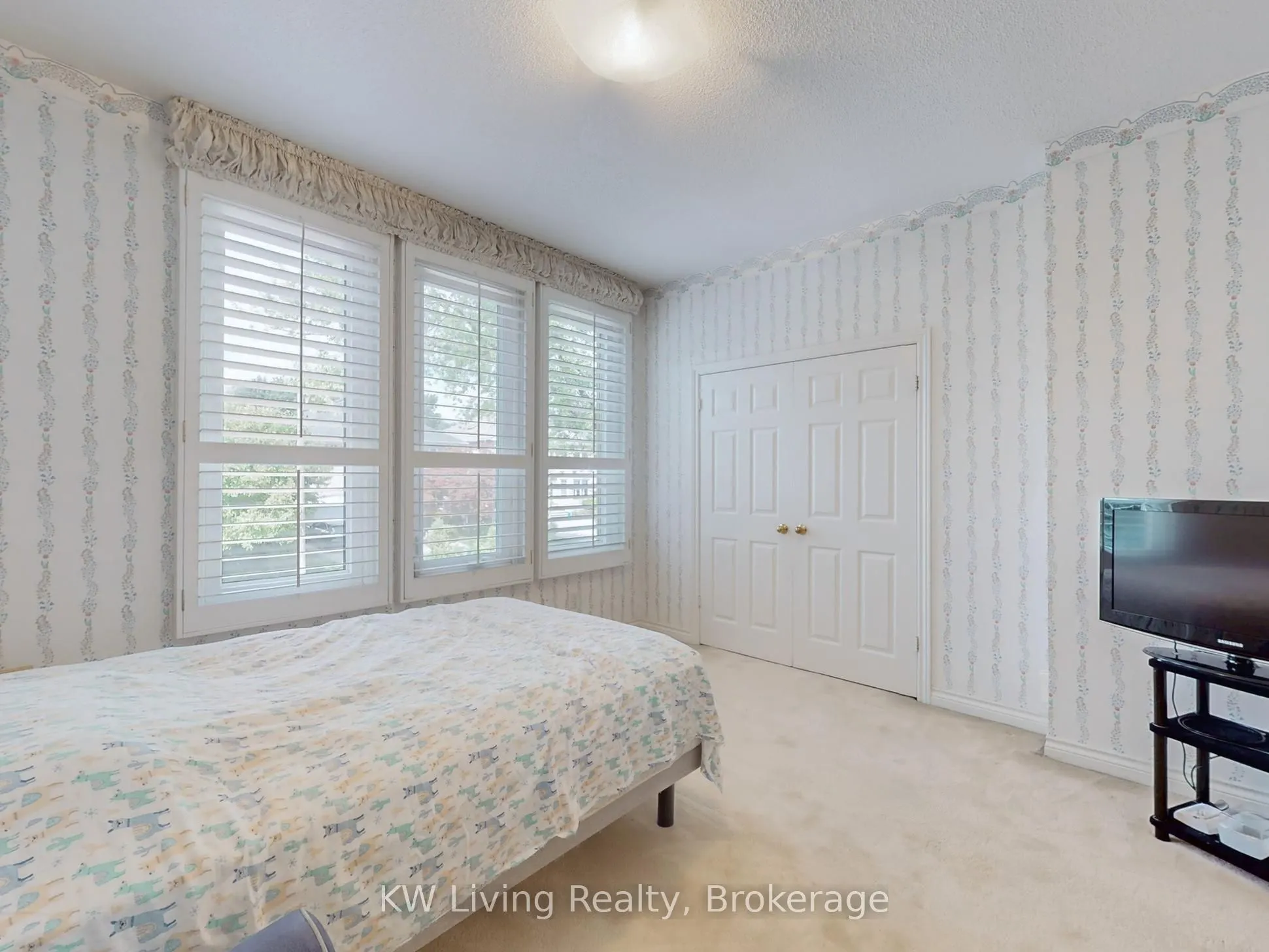 389 Kingsdale Avenue