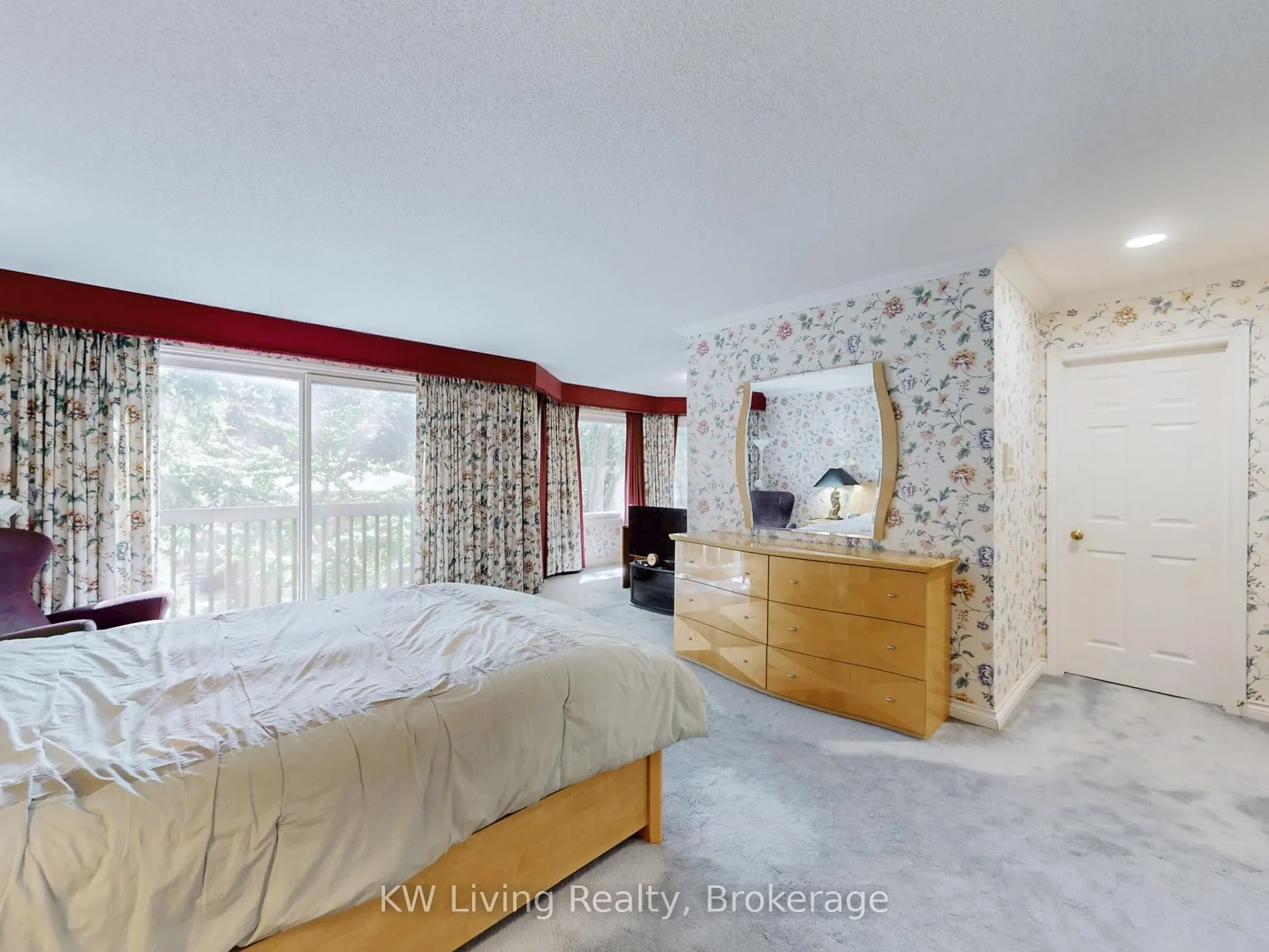 389 Kingsdale Avenue
