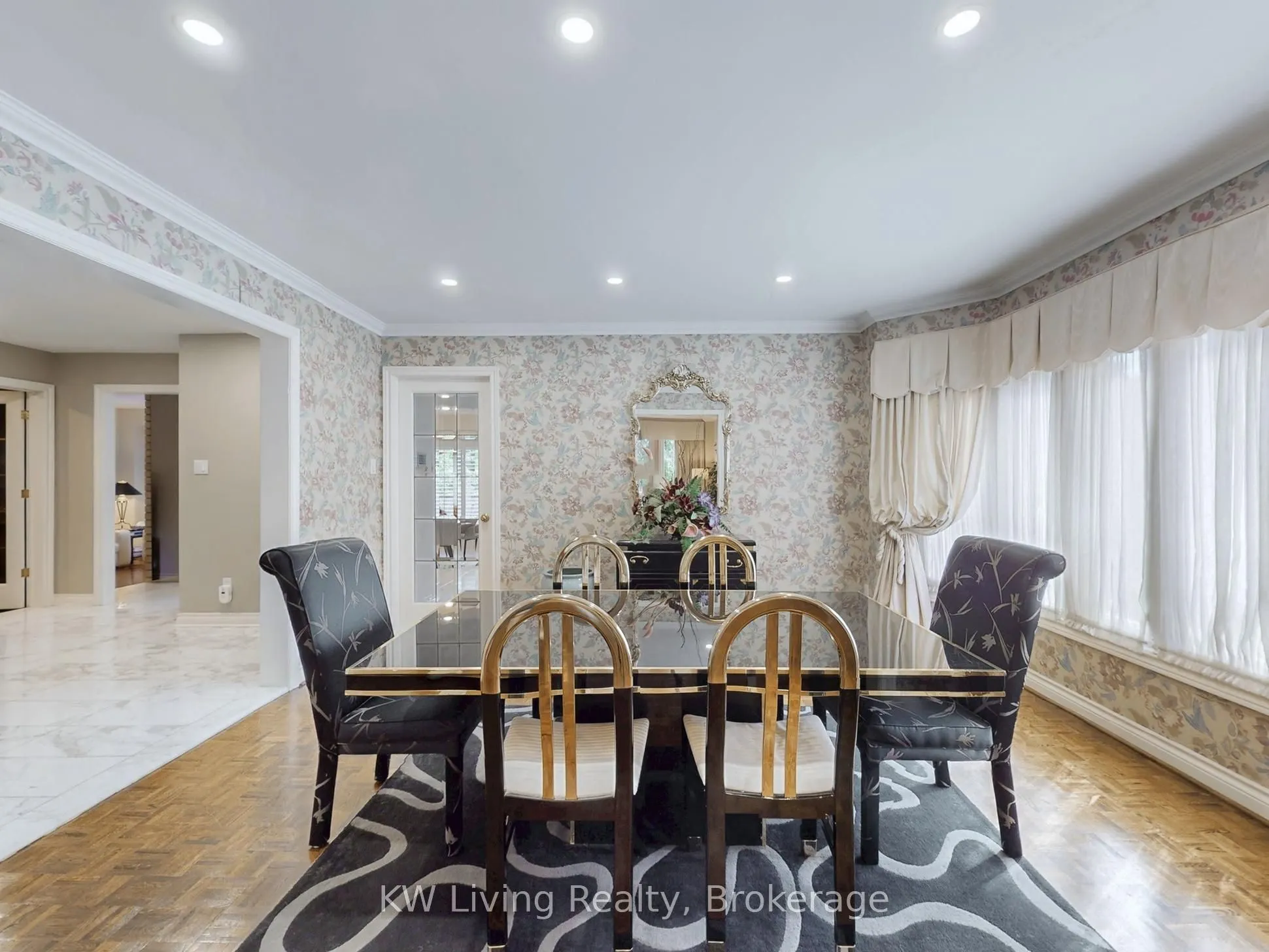 389 Kingsdale Avenue