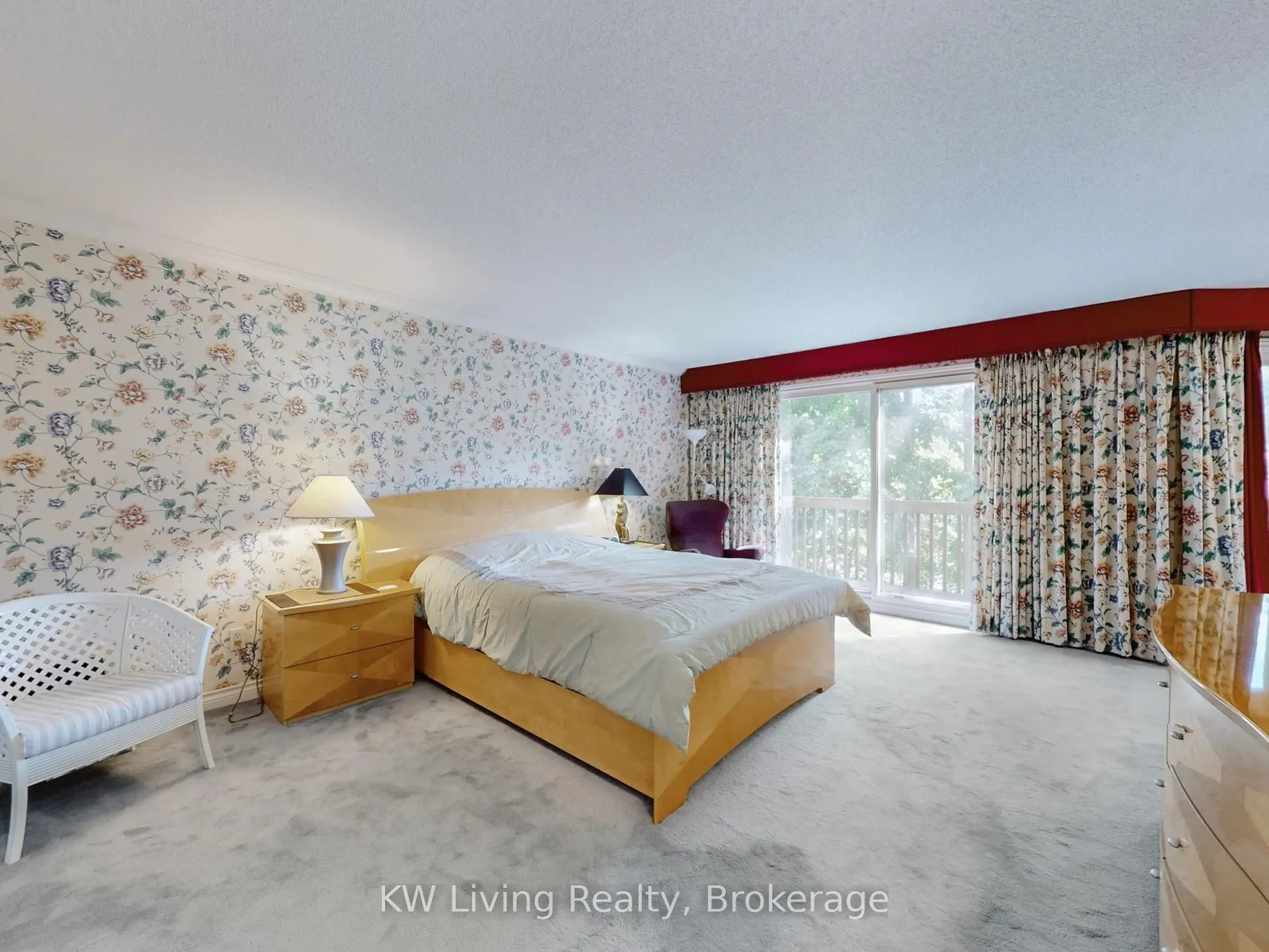 389 Kingsdale Avenue