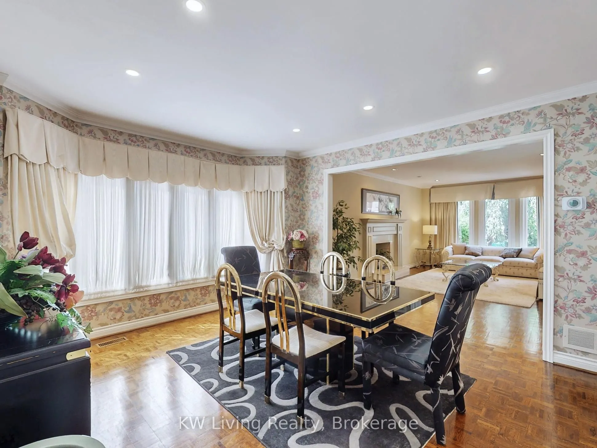 389 Kingsdale Avenue