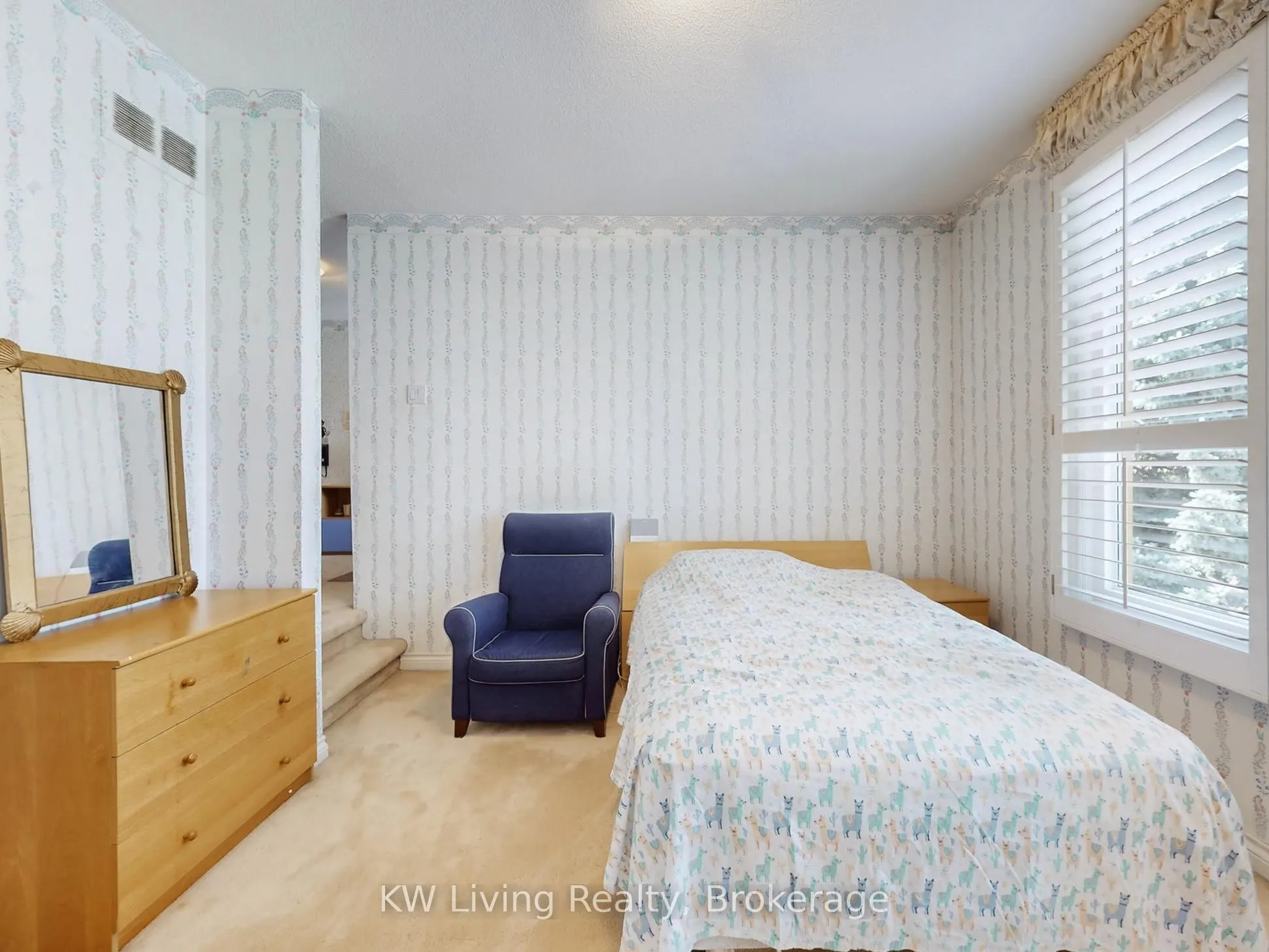 389 Kingsdale Avenue