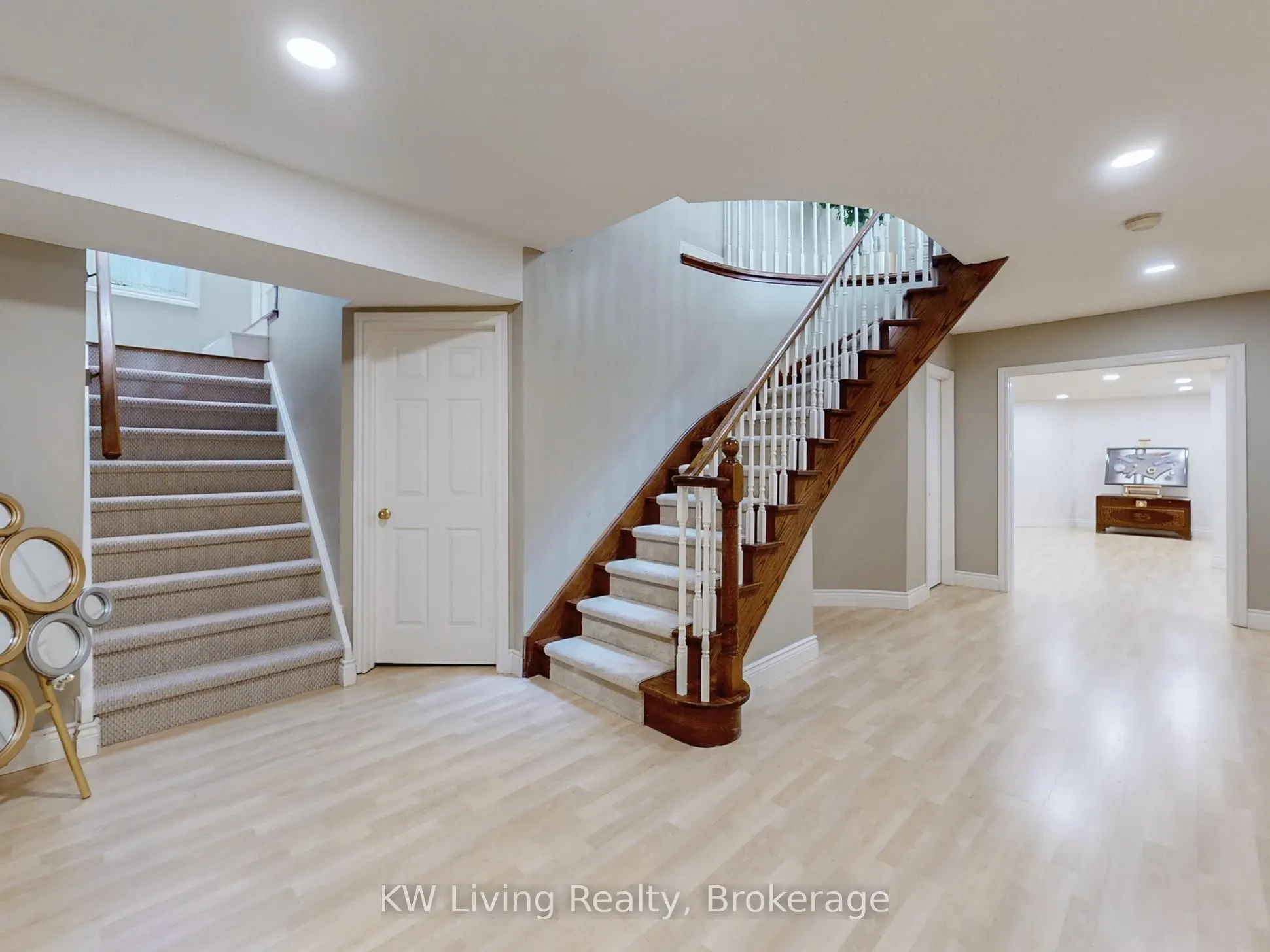 389 Kingsdale Avenue