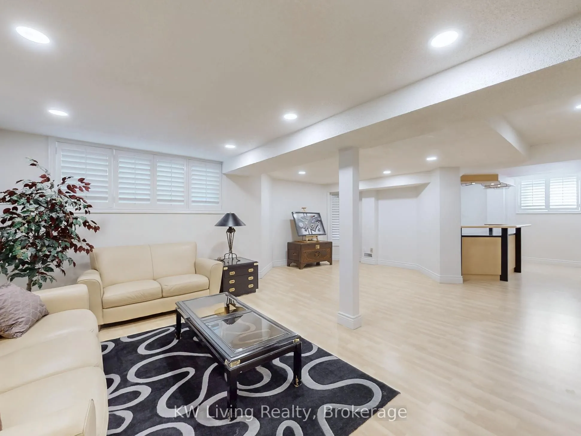389 Kingsdale Avenue