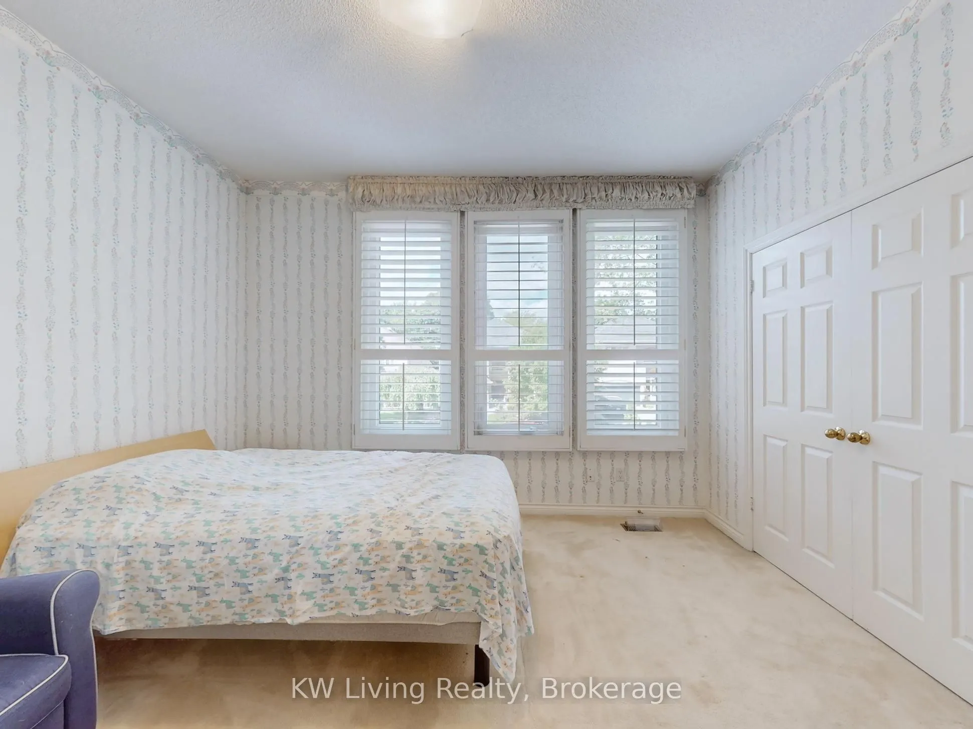 389 Kingsdale Avenue