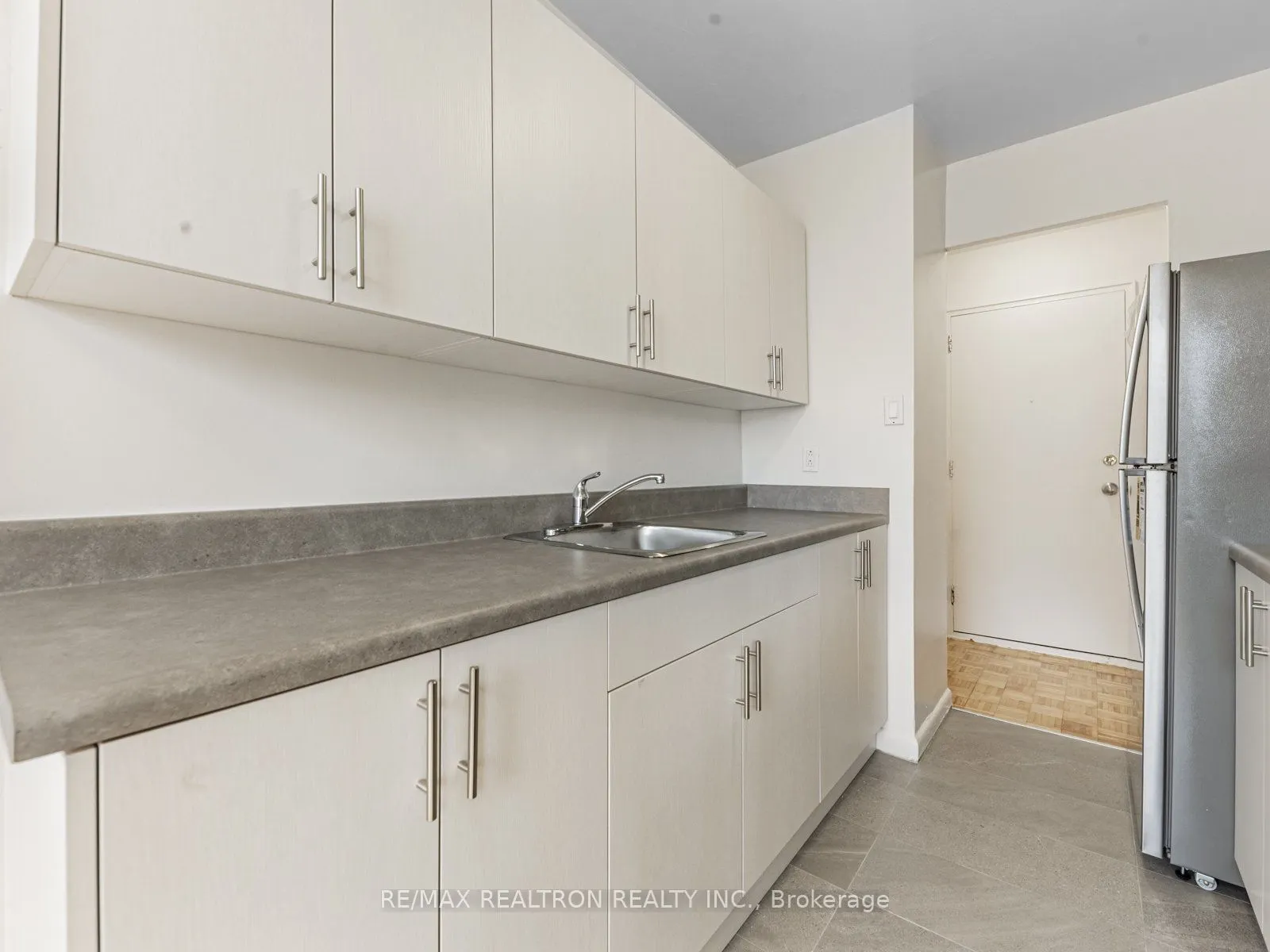 2895 Bathurst Street, #409