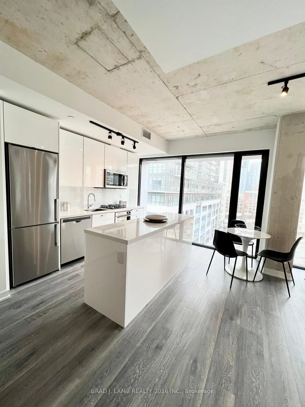 55 Ontario Street, #812