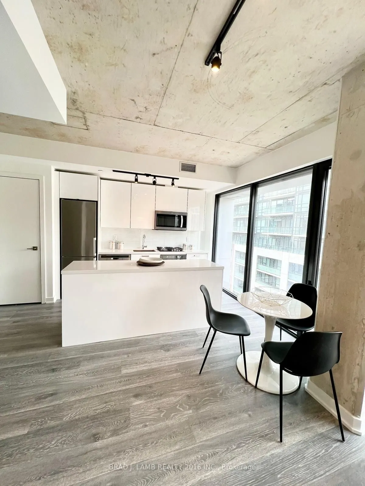 55 Ontario Street, #812