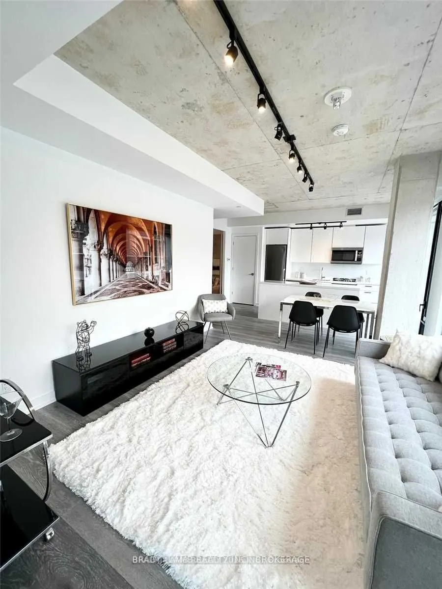 55 Ontario Street, #812