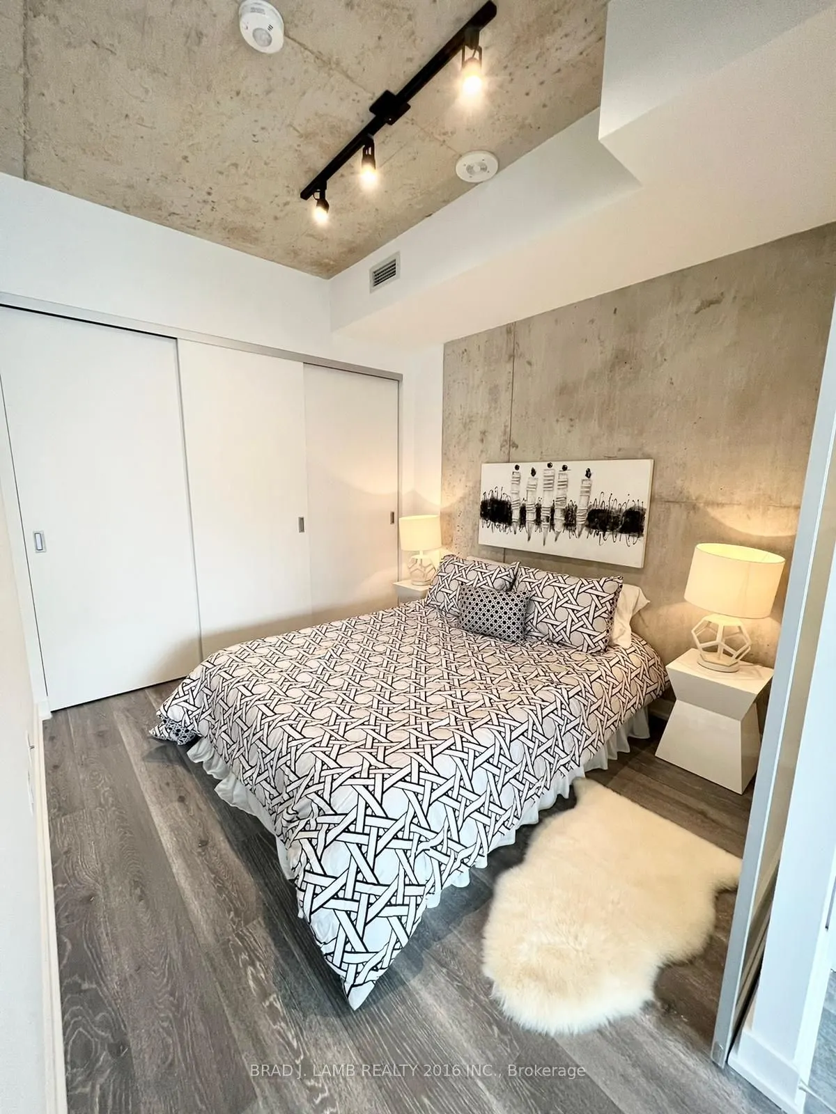 55 Ontario Street, #812