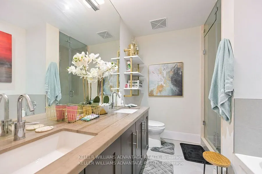 29 Queens Quay E, #616