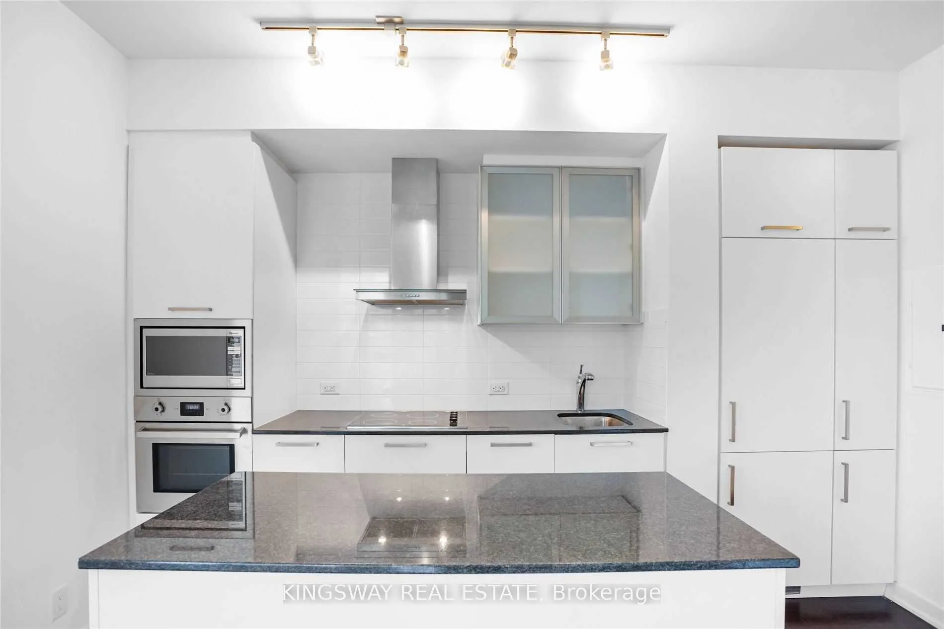 14 York Street, #1802