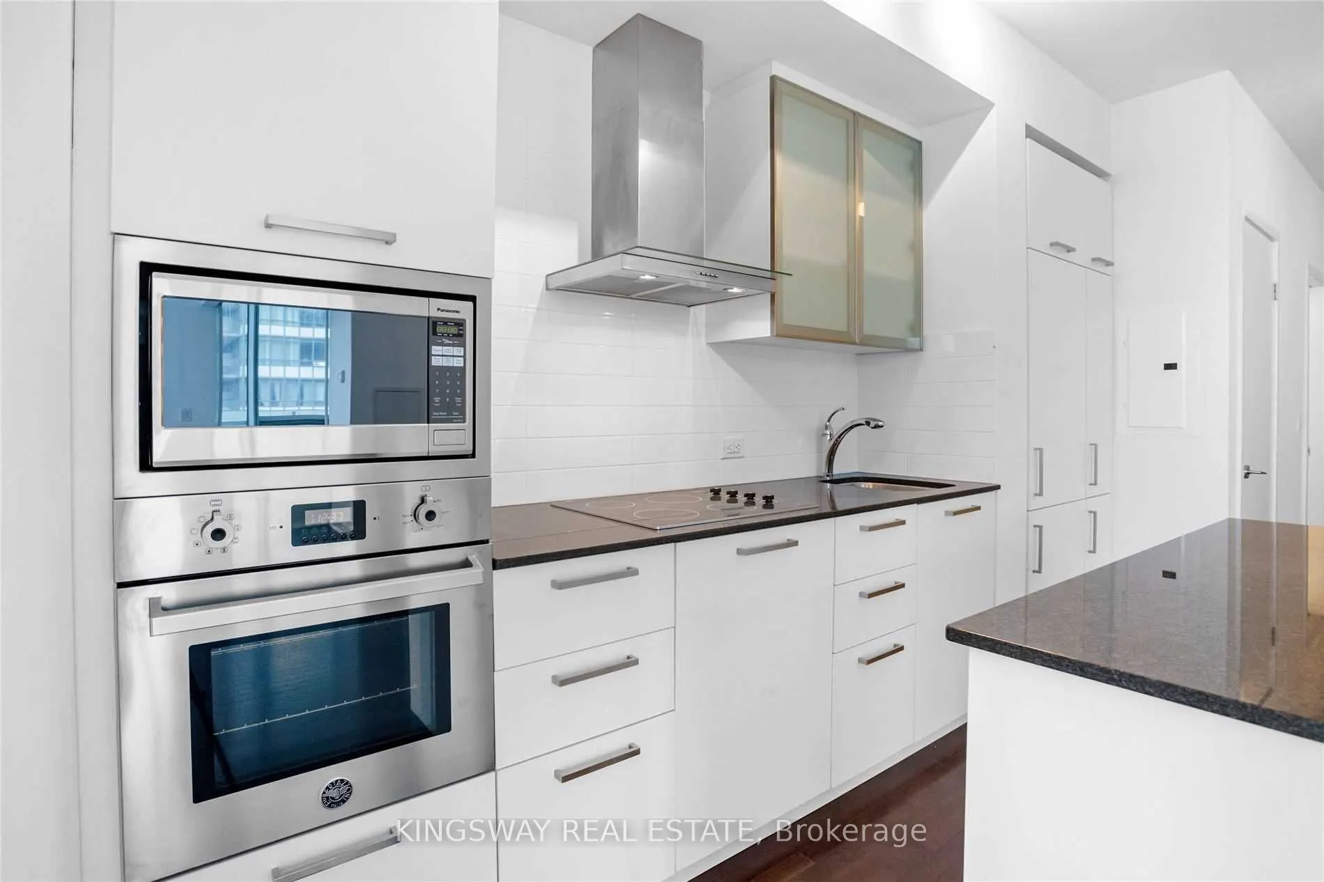 14 York Street, #1802