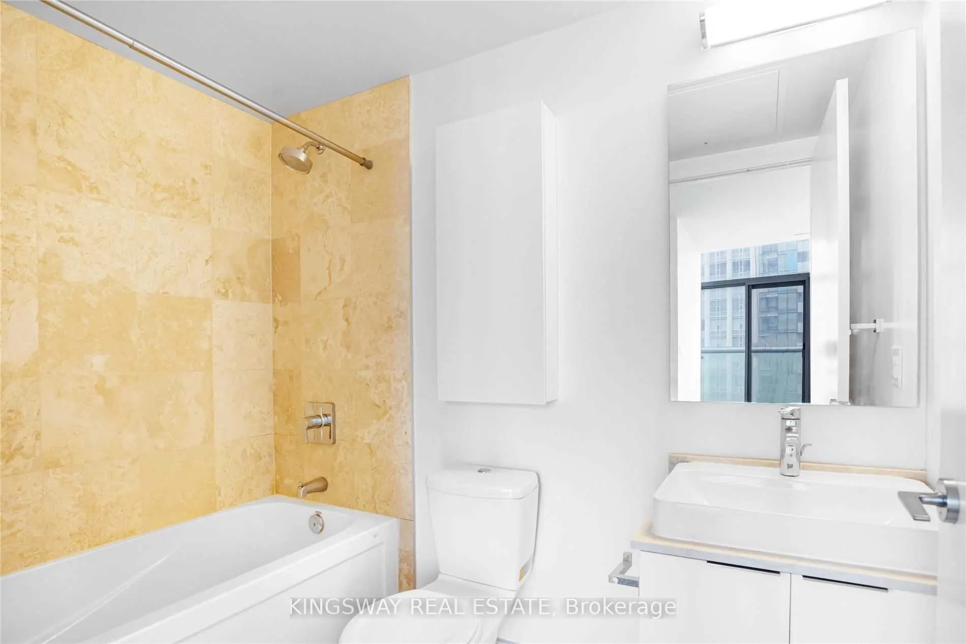 14 York Street, #1802