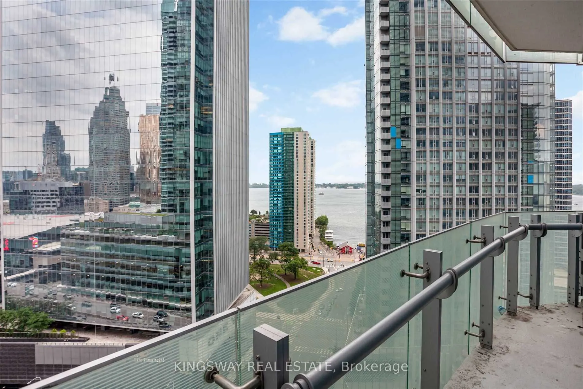 14 York Street, #1802