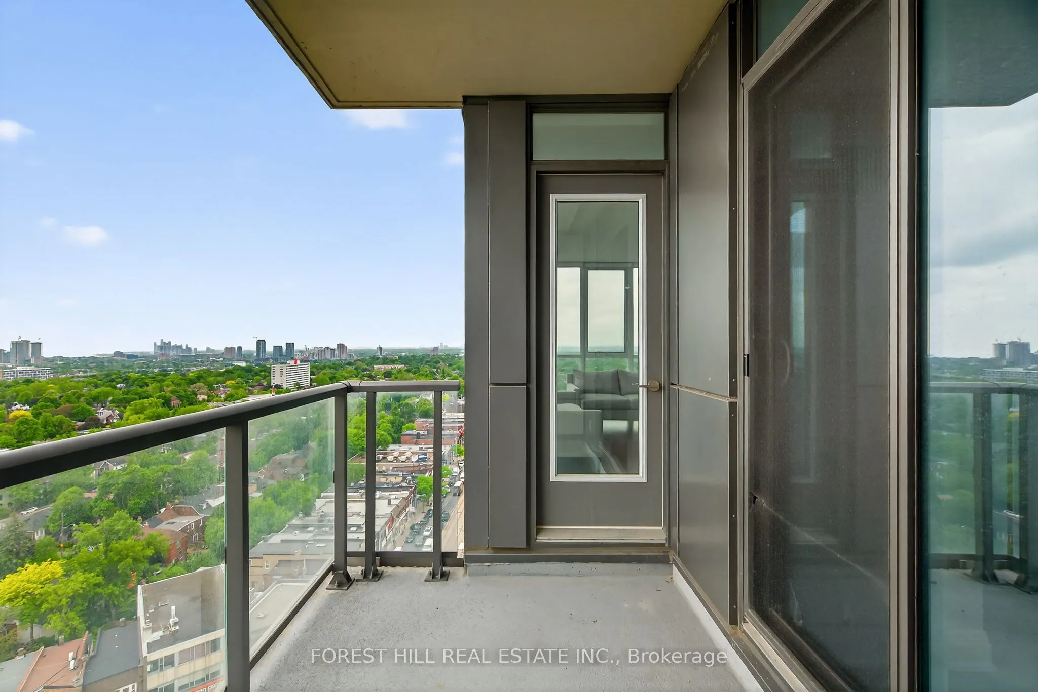 530 St Clair Avenue W, #1608