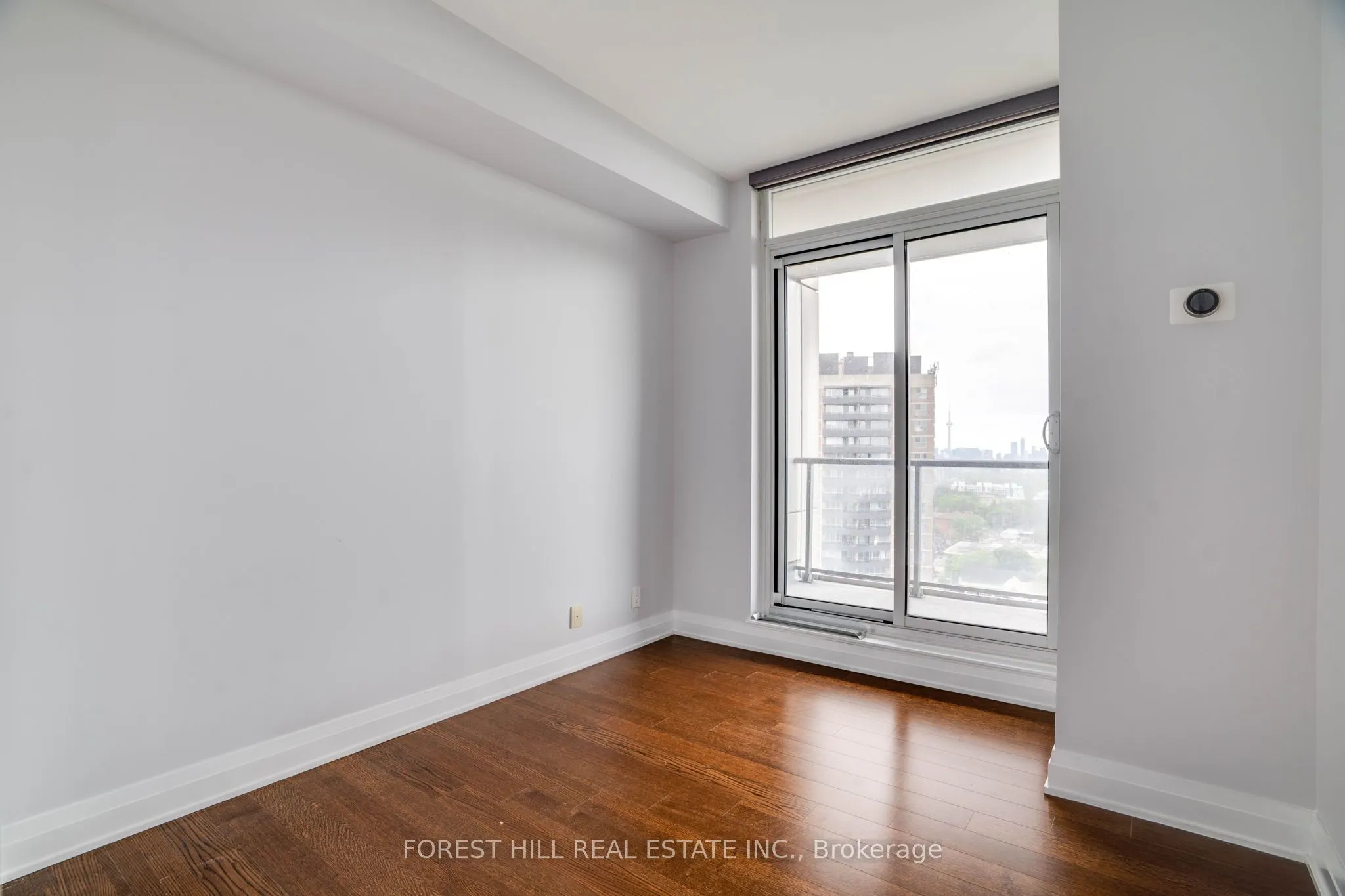 530 St Clair Avenue W, #1608