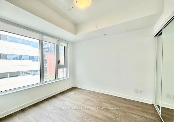 543 Richmond Street W, #933