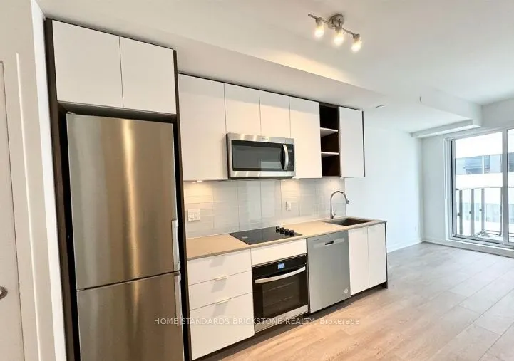543 Richmond Street W, #933