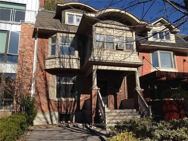 30 Woodlawn Avenue W