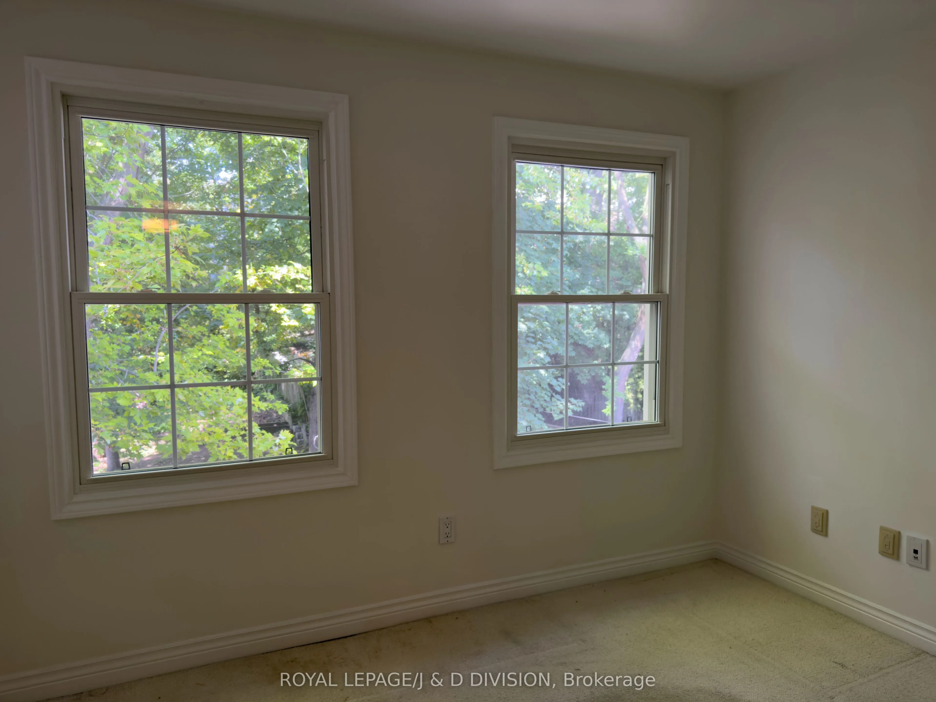 30 Woodlawn Avenue W