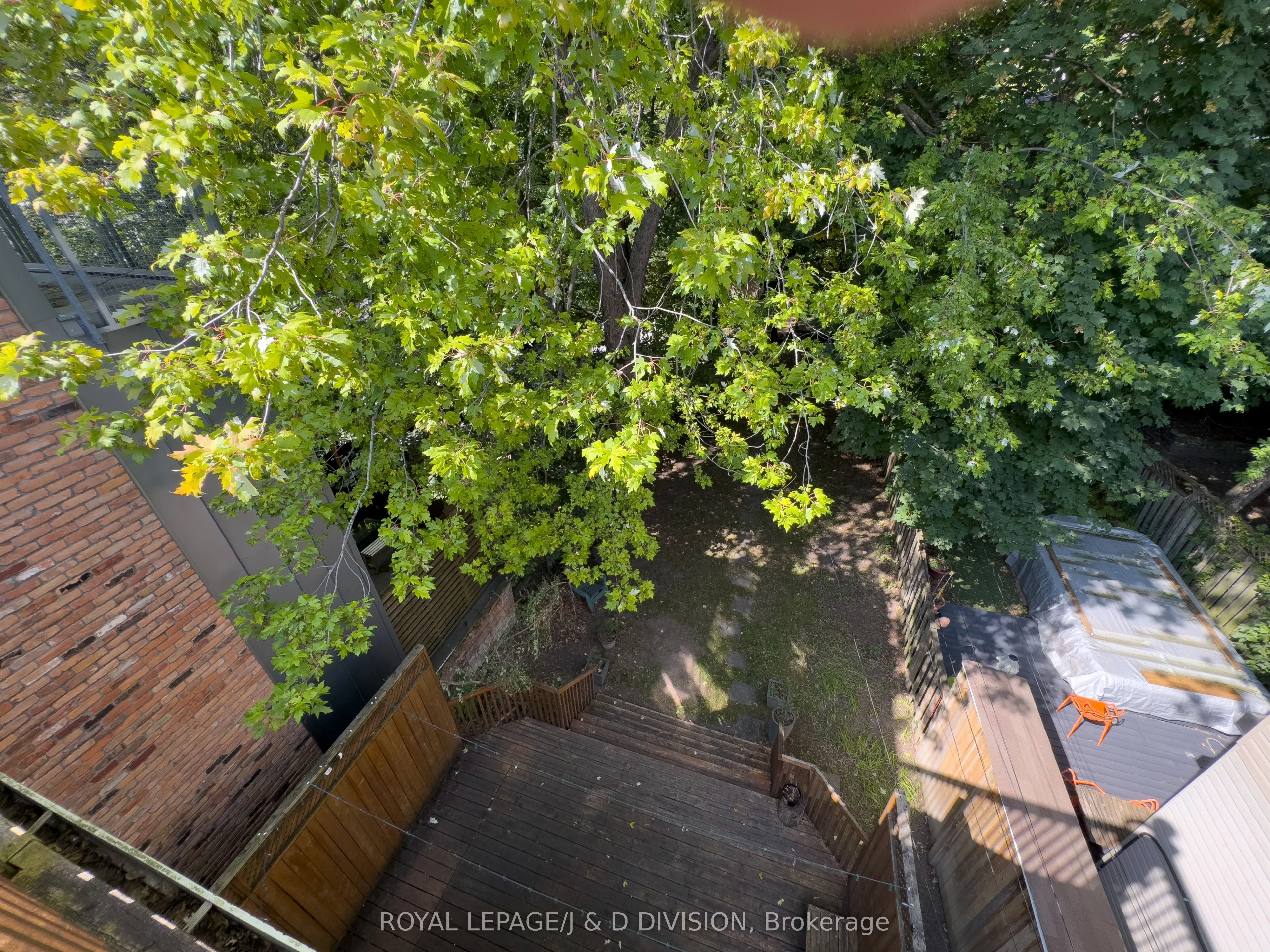 30 Woodlawn Avenue W