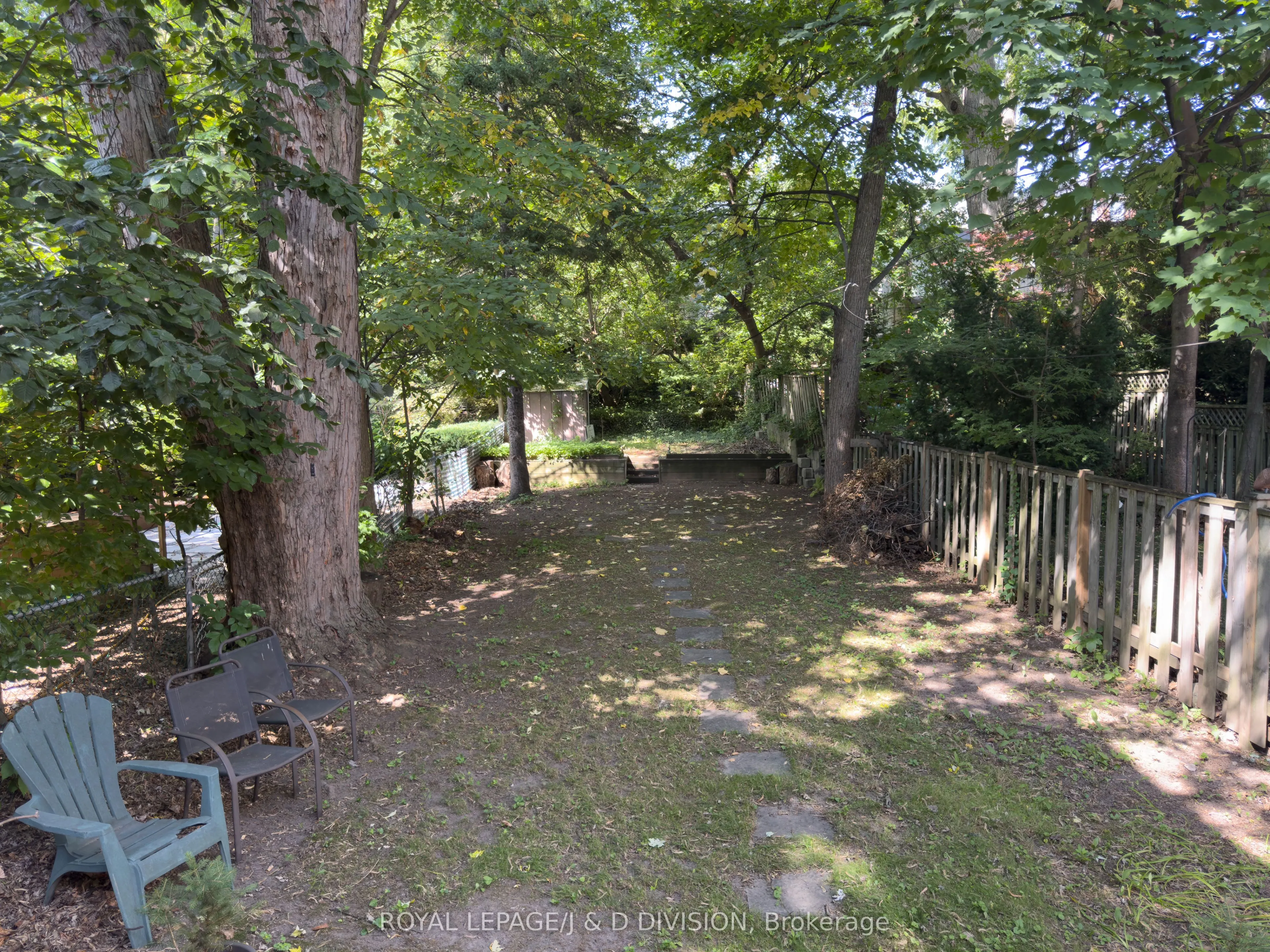 30 Woodlawn Avenue W