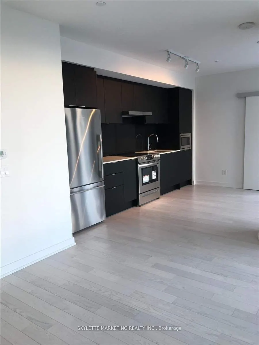 25 Richmond Street E, #617