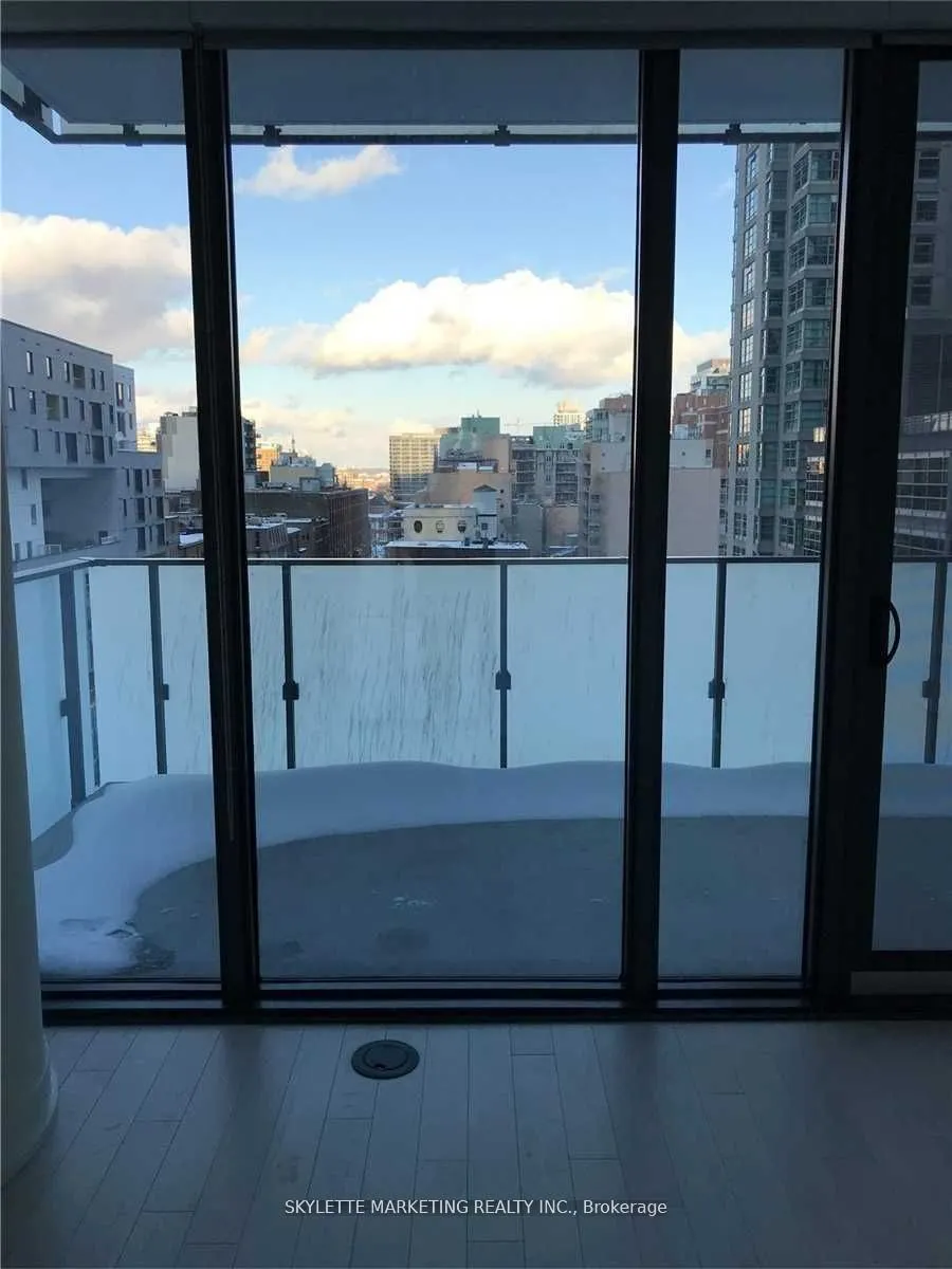 25 Richmond Street E, #617