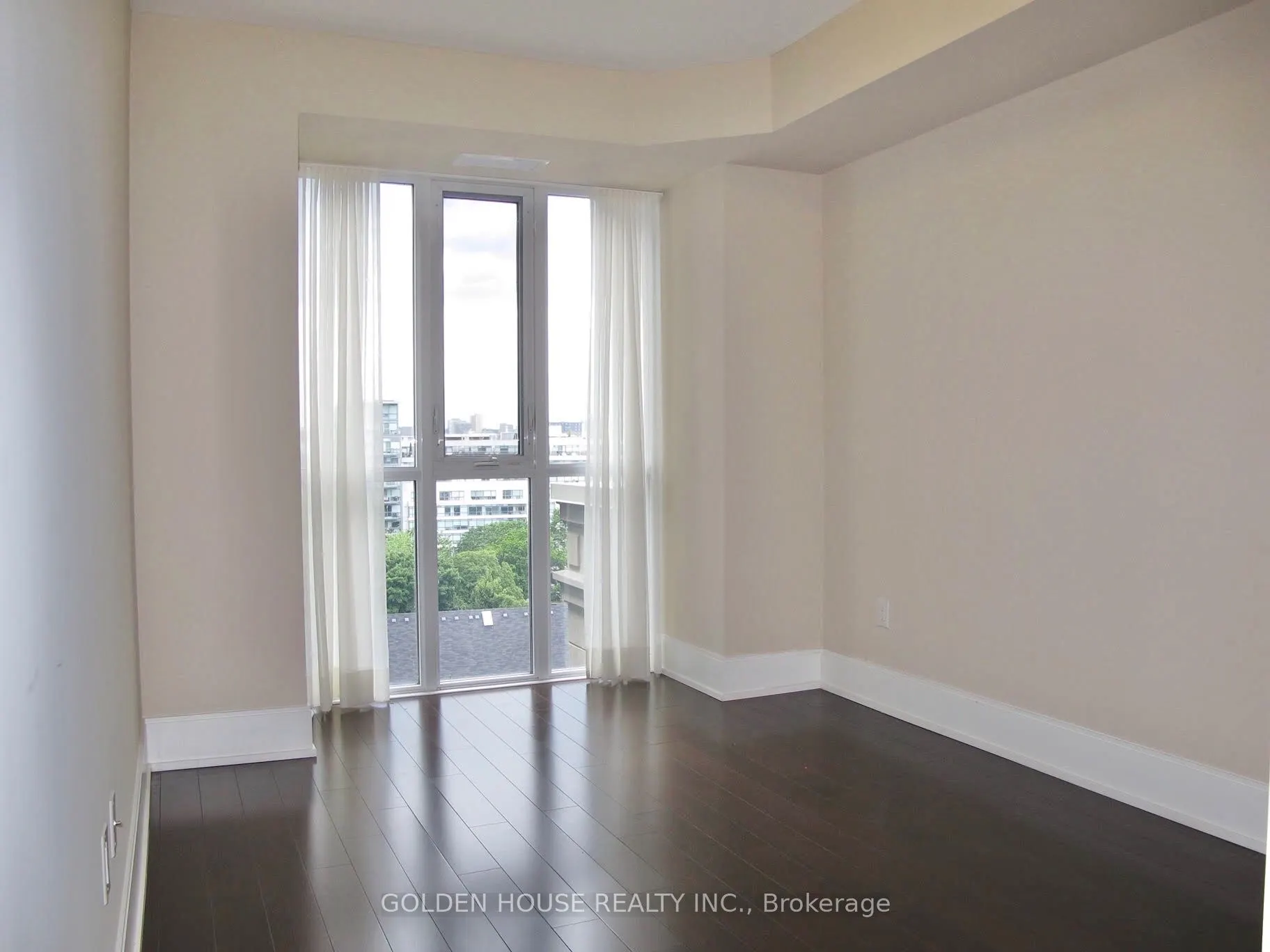 560 Front Street W, #1028