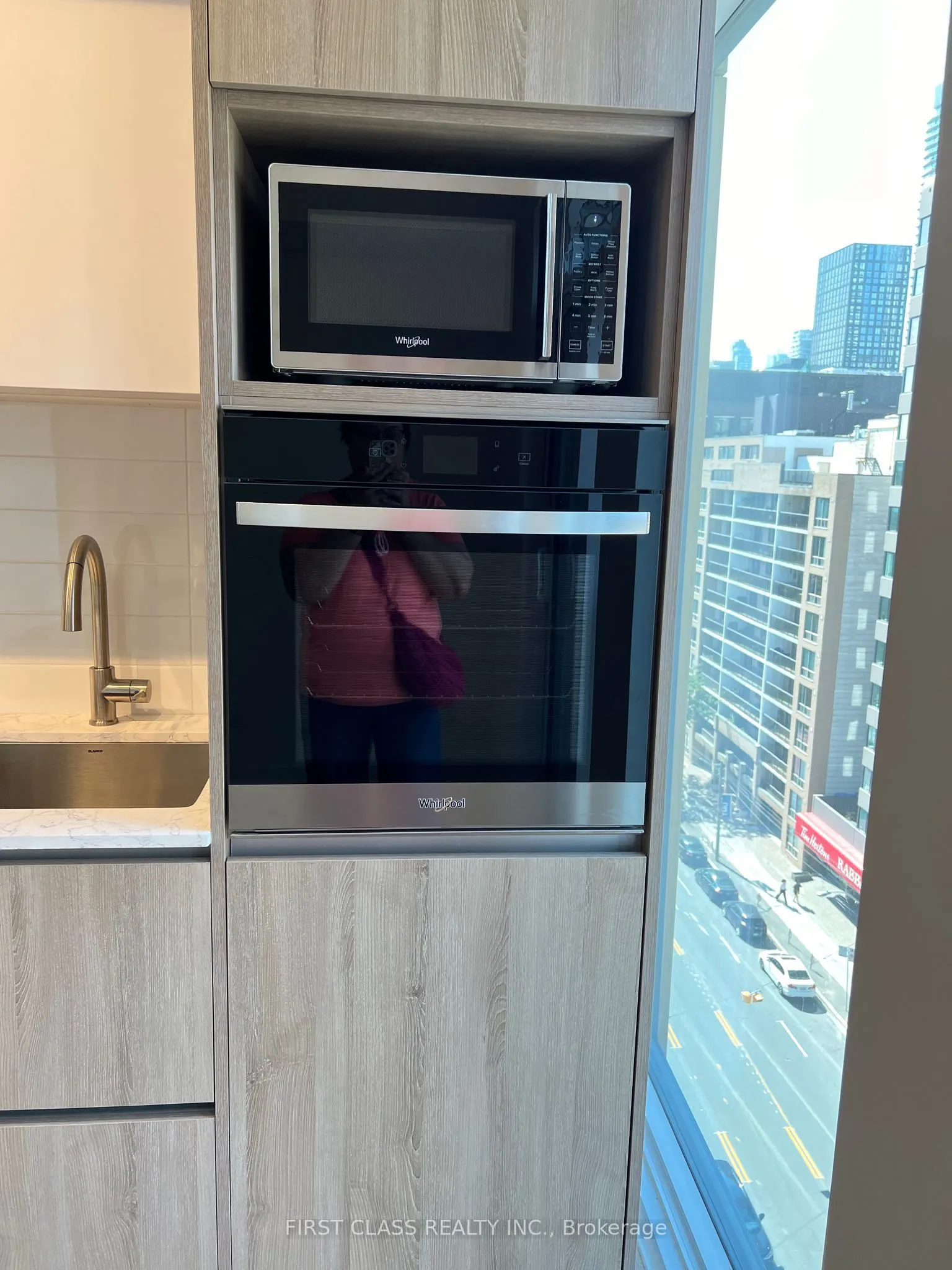 319 Jarvis Street W, #805