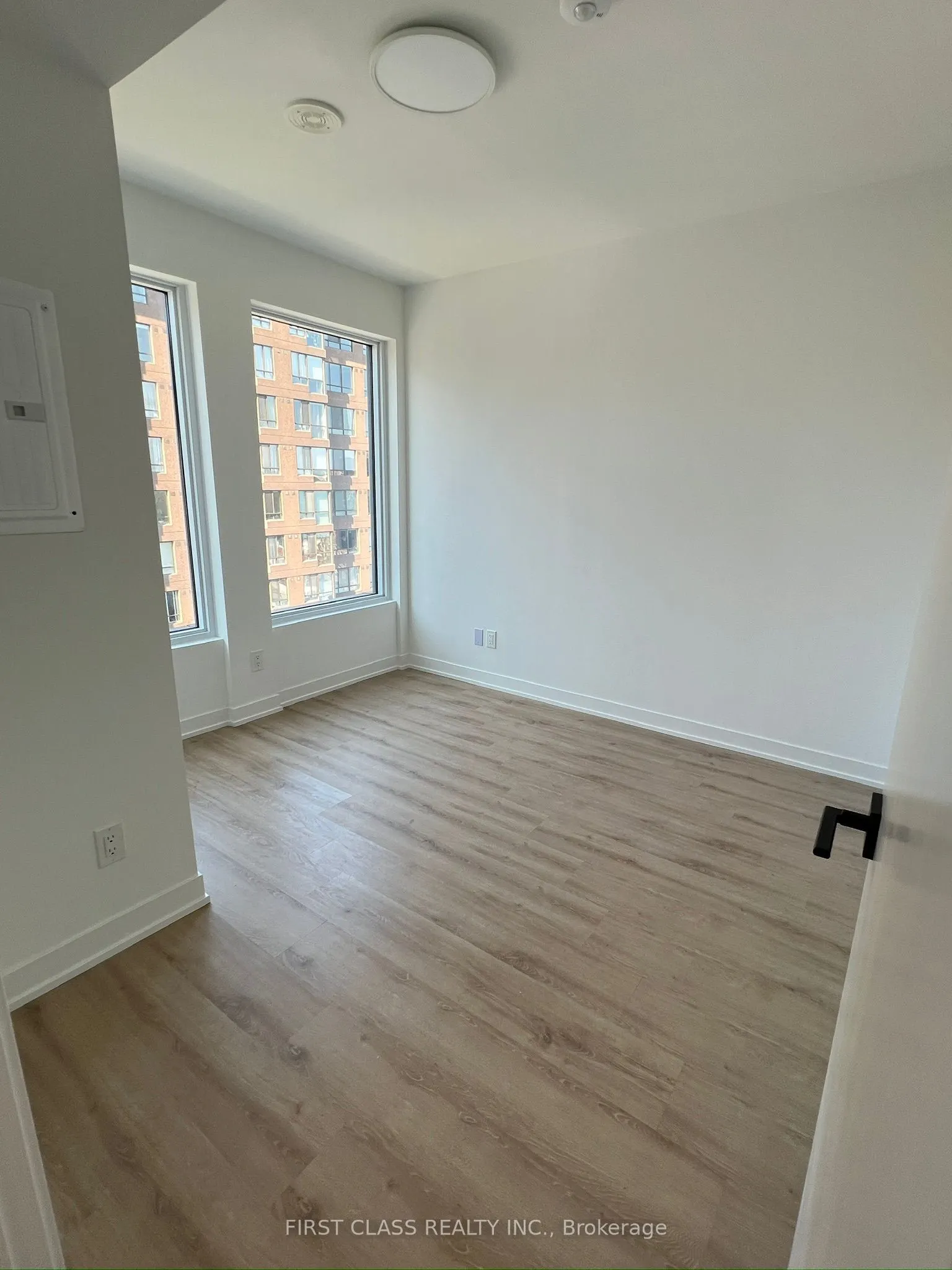 319 Jarvis Street W, #805