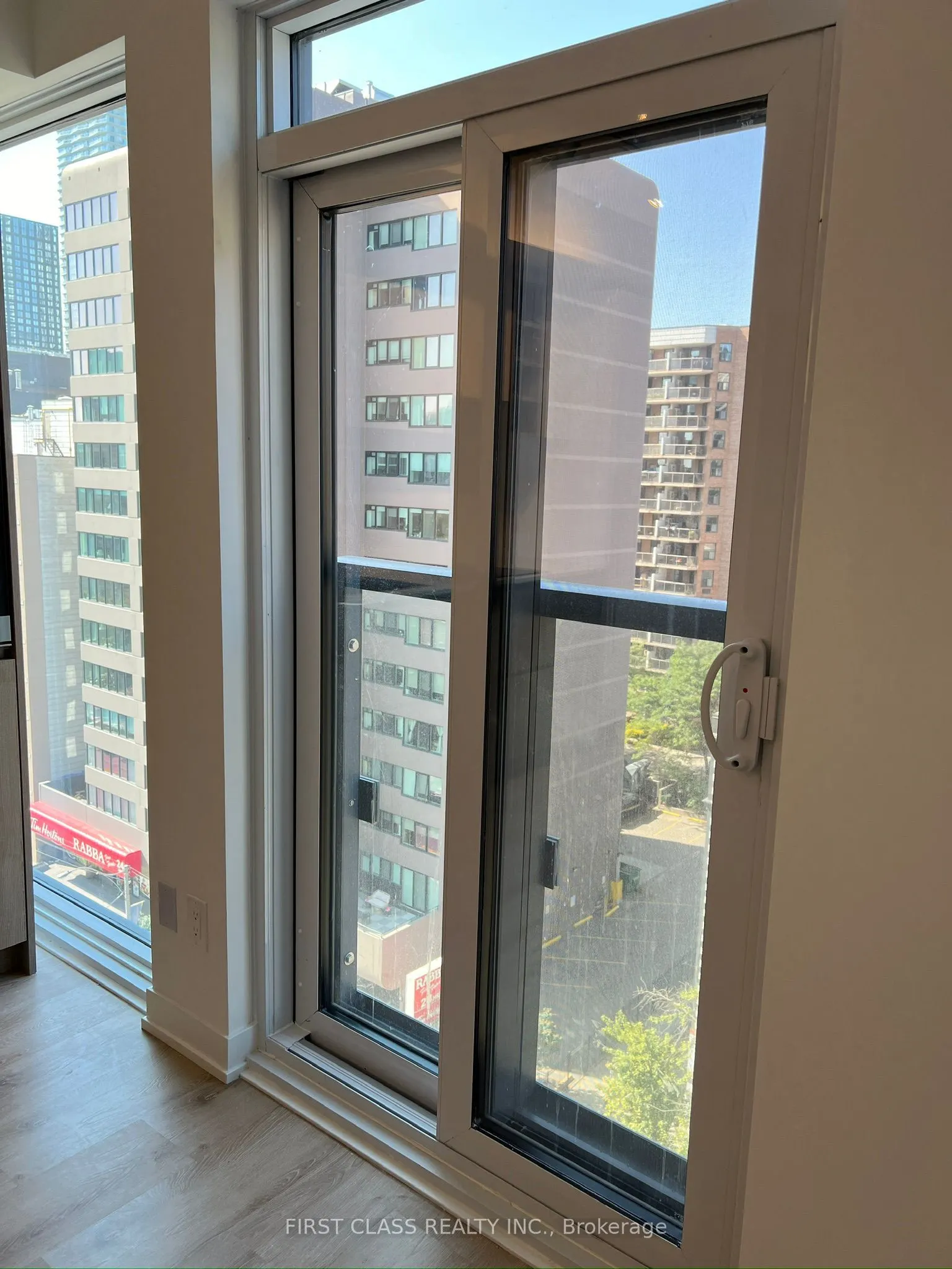 319 Jarvis Street W, #805