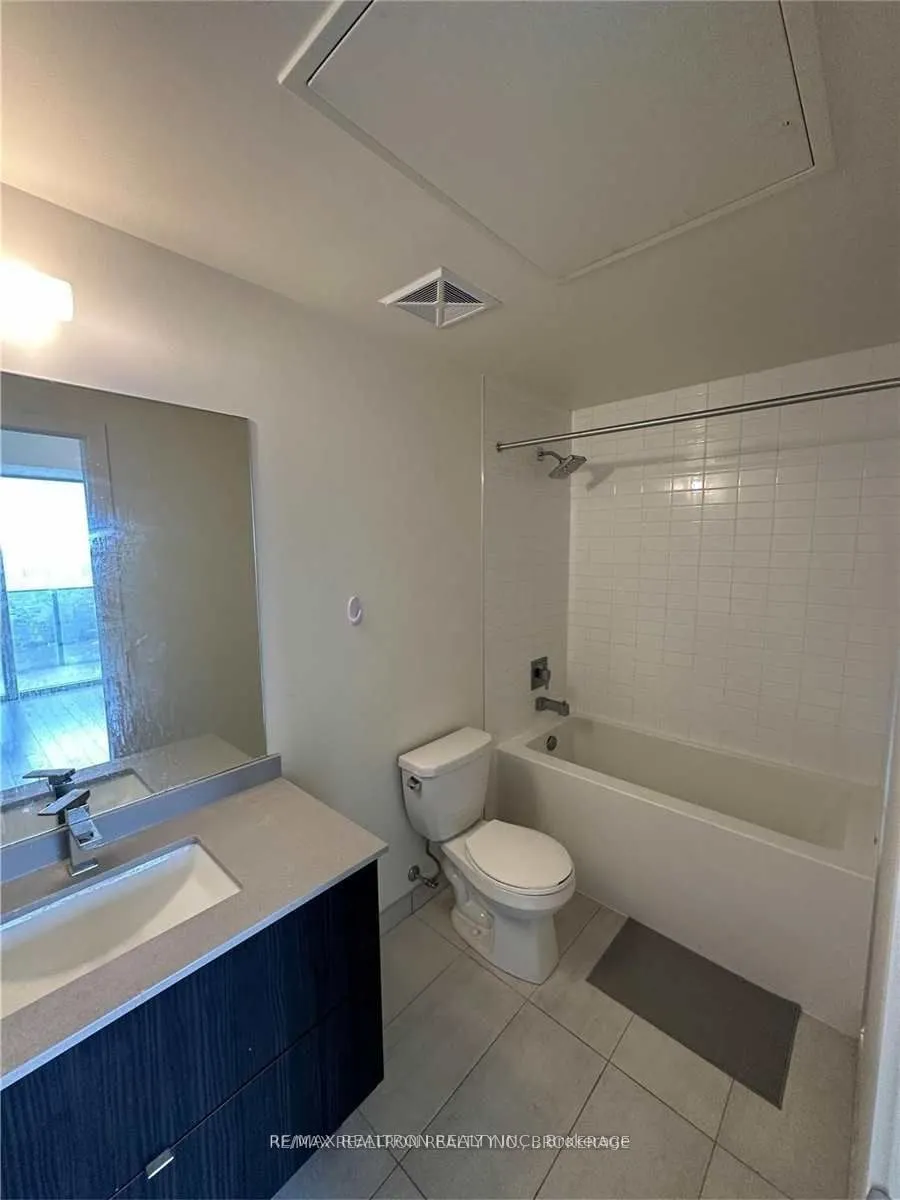 330 Richmond Street W, #2512