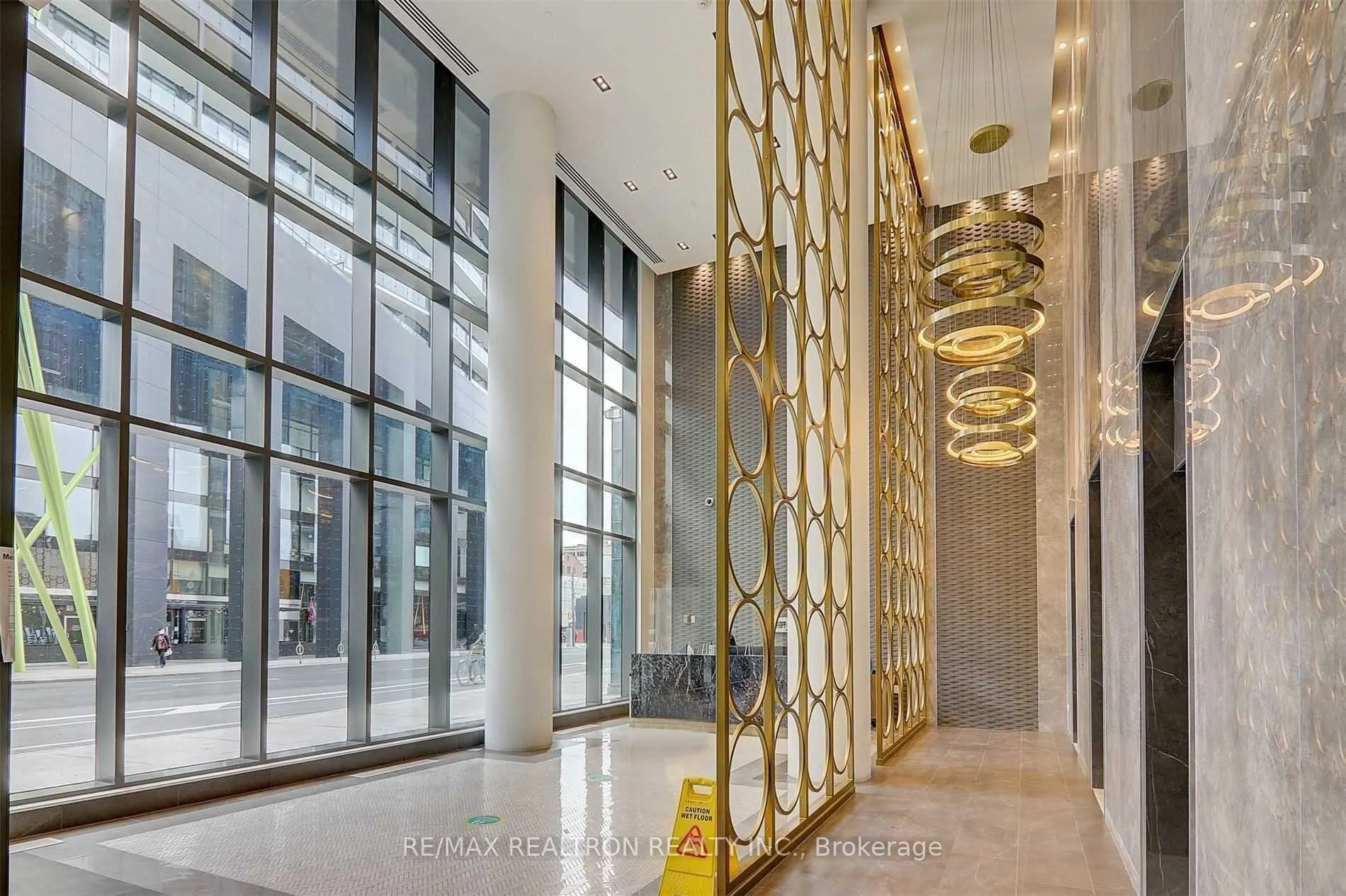 330 Richmond Street W, #2512