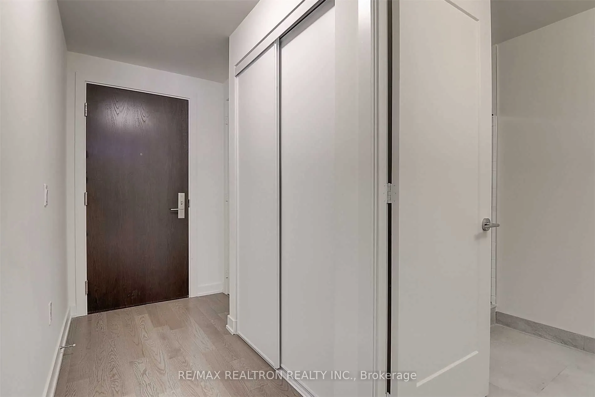 330 Richmond Street W, #2512
