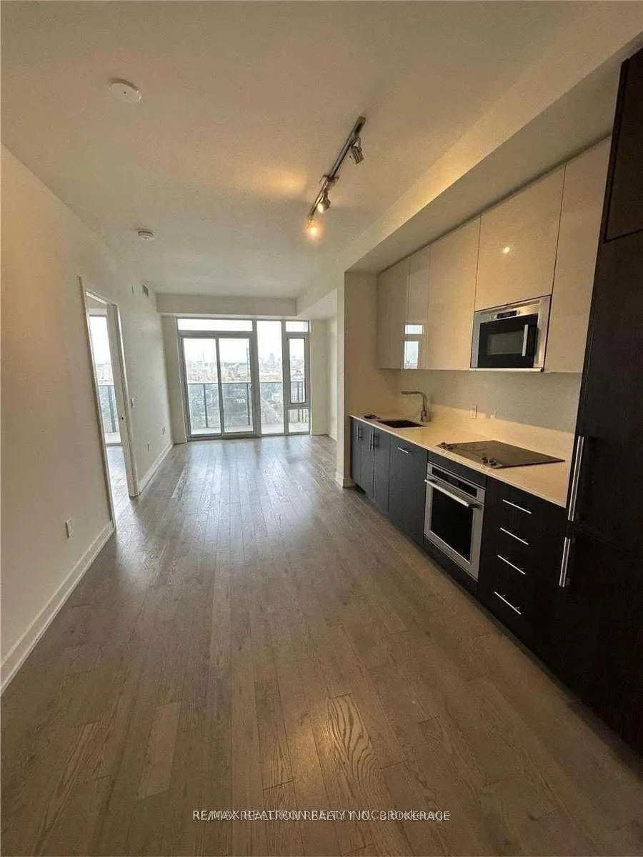 330 Richmond Street W, #2512