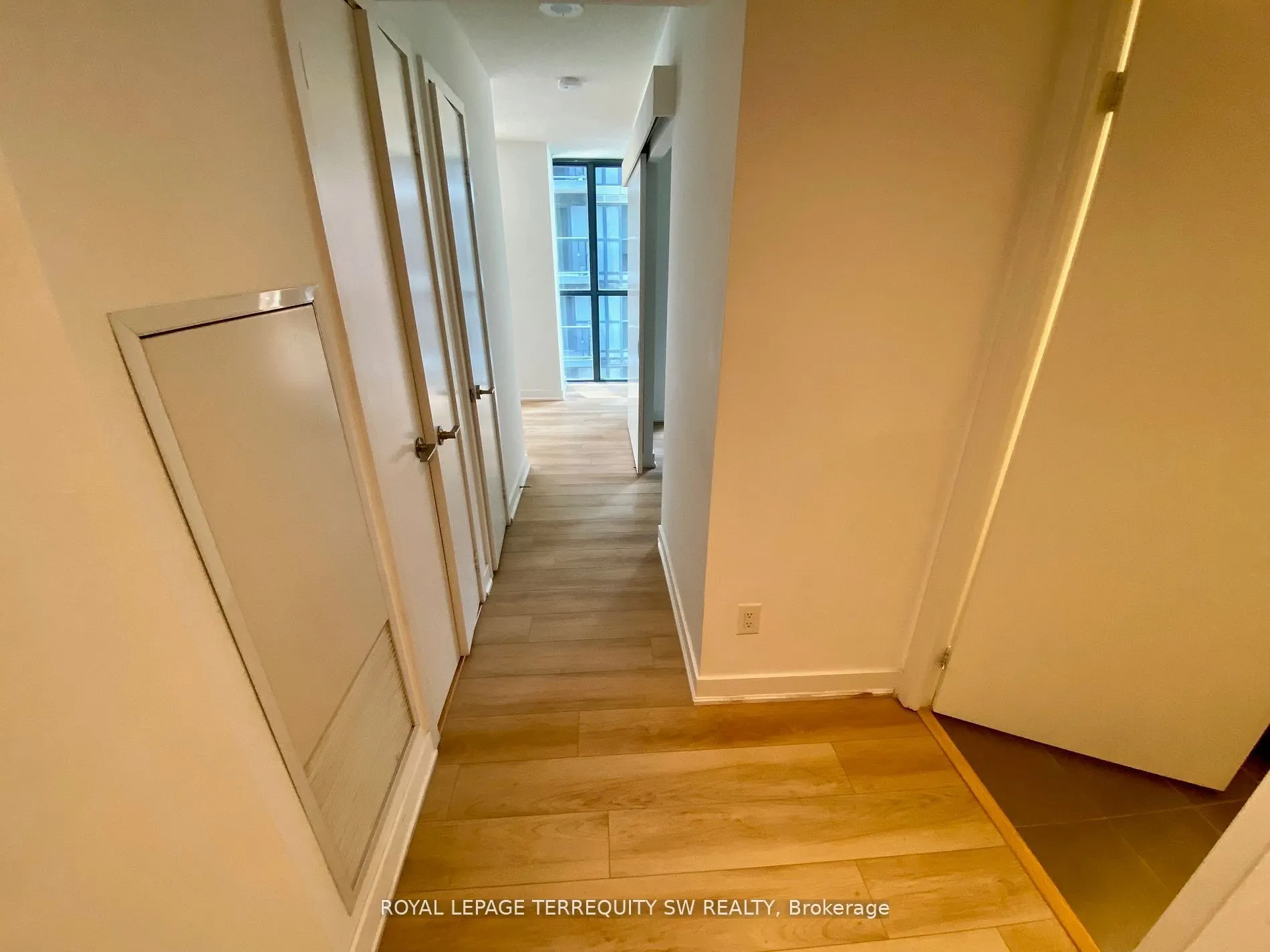 110 Charles Street E, #707