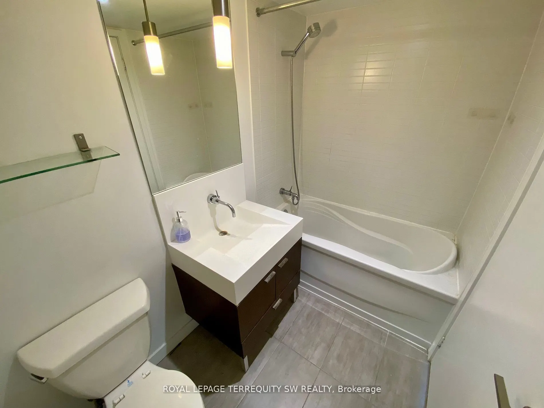 110 Charles Street E, #707