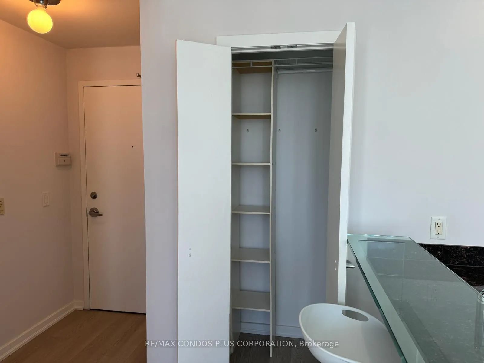 8 York Street, #2701