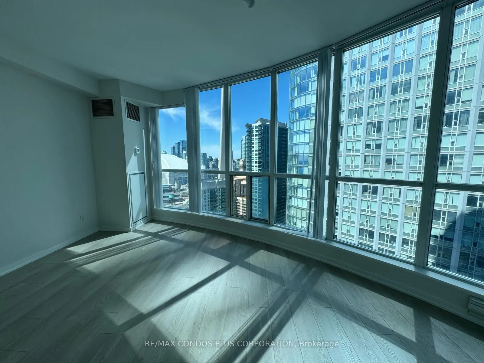 8 York Street, #2701