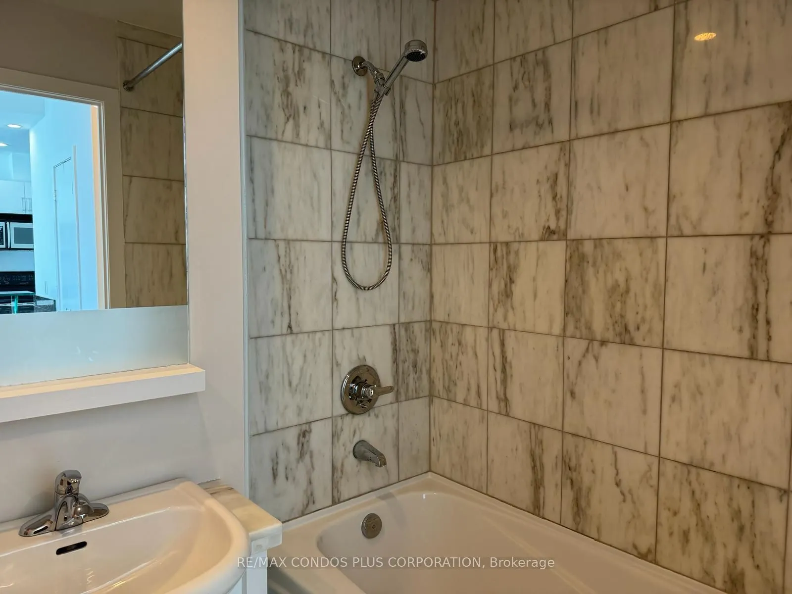 8 York Street, #2701
