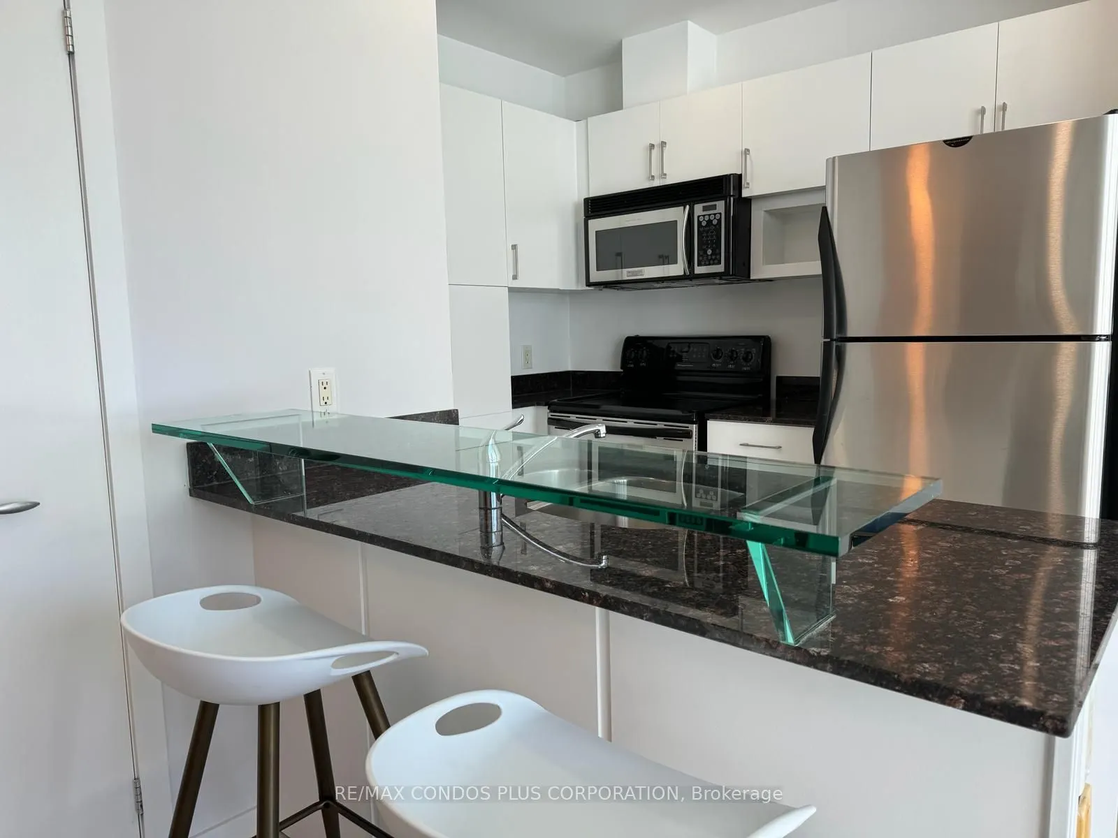 8 York Street, #2701