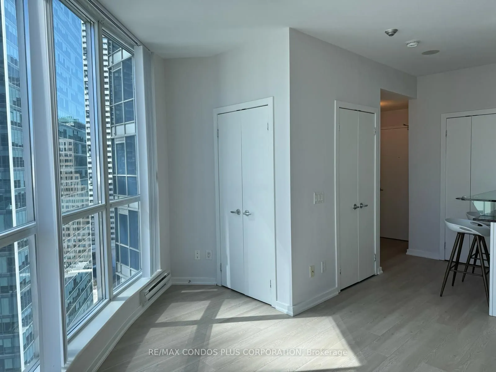 8 York Street, #2701