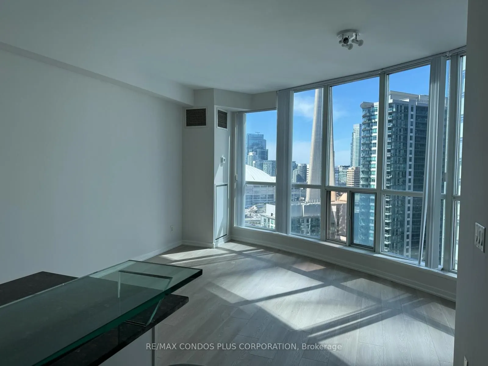8 York Street, #2701