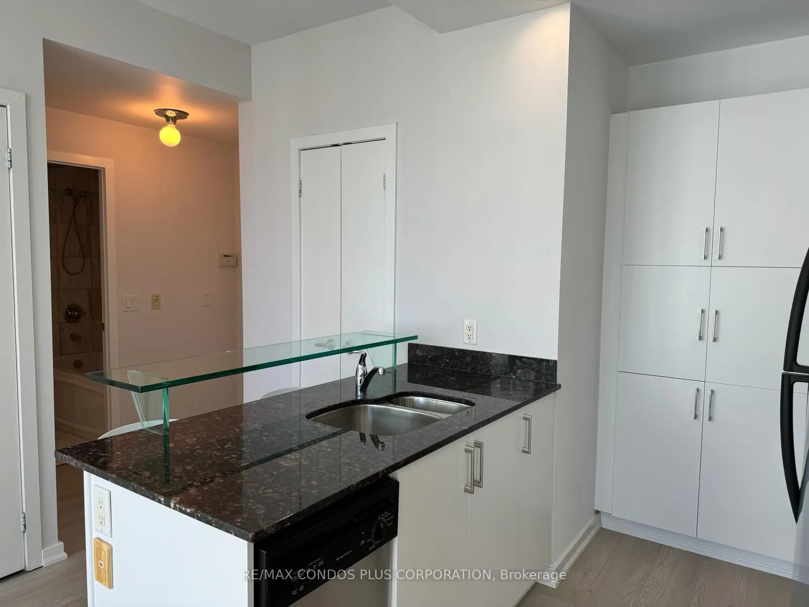 8 York Street, #2701