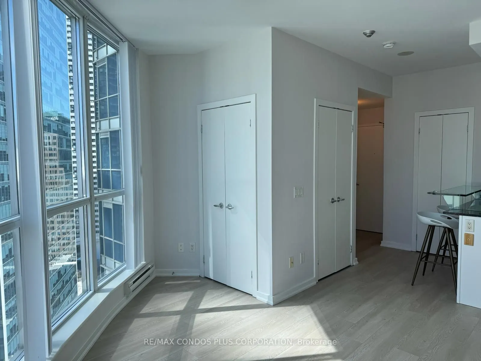 8 York Street, #2701
