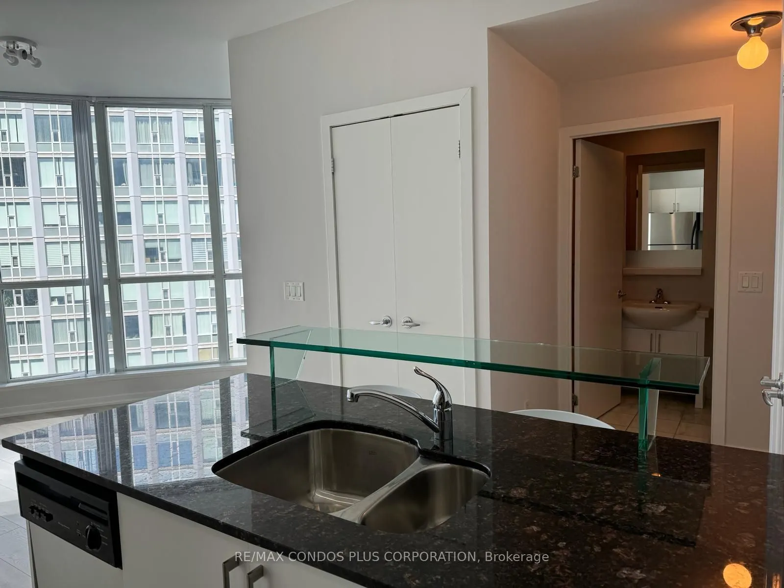 8 York Street, #2701